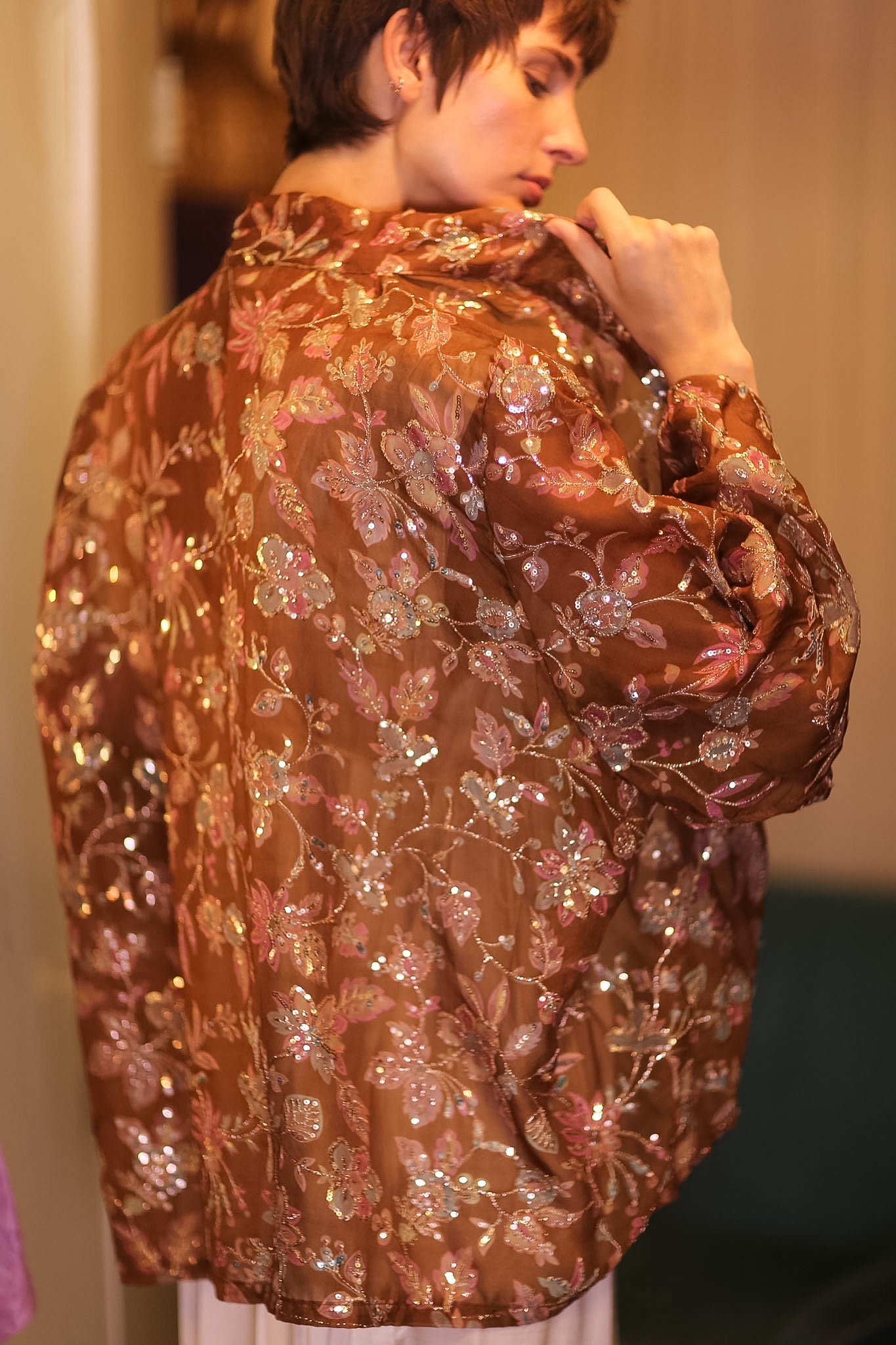 EMBROIDERED SILK SHORT KIMONO SIENNA