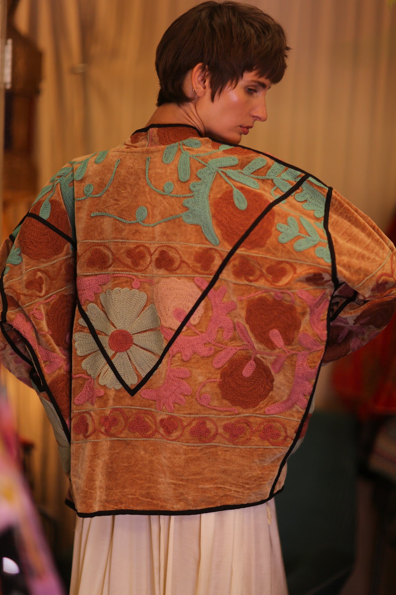 VELVET SUZANI EMBROIDERED JACKET HONEY