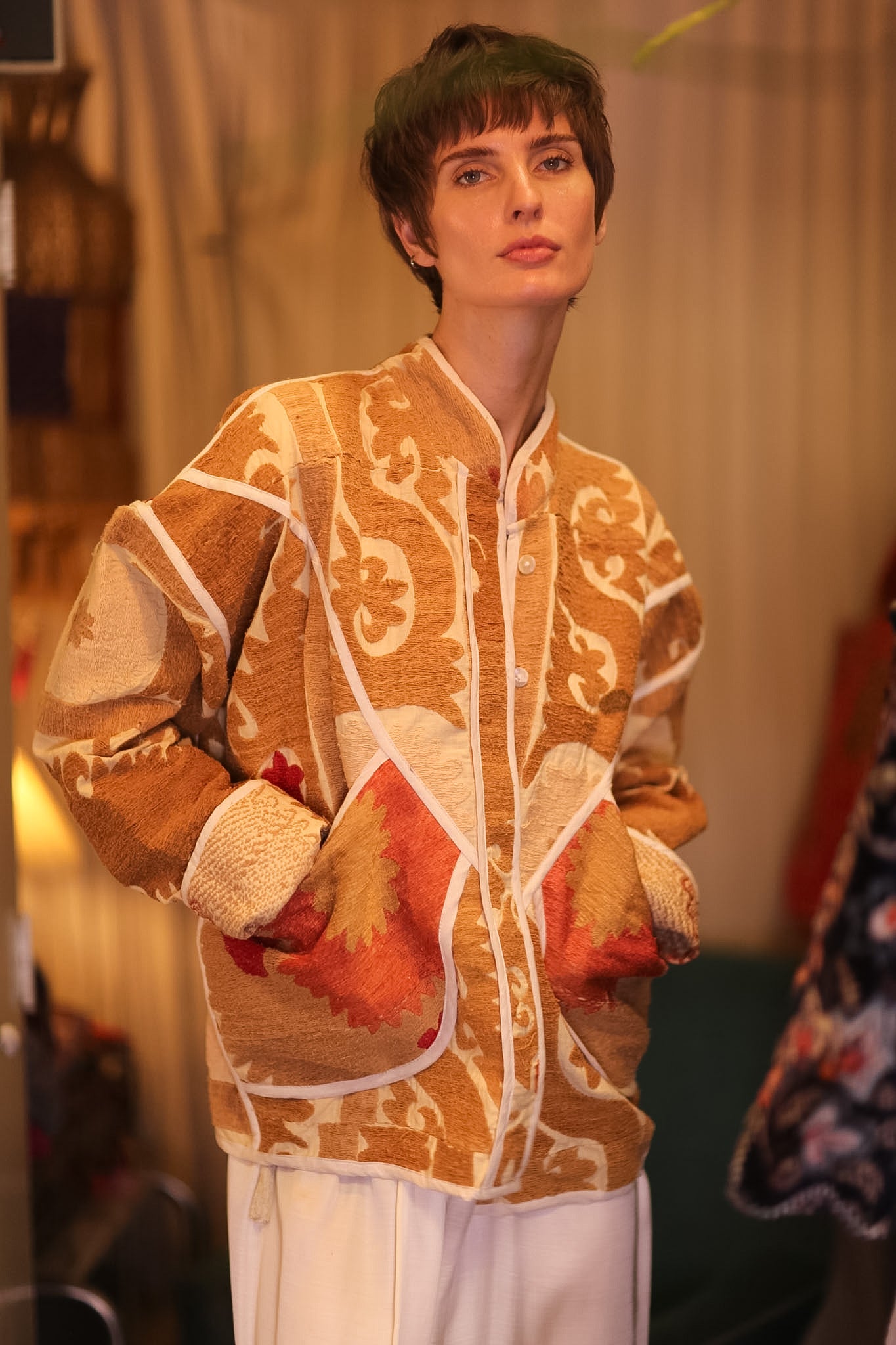 EMBROIDERED SUZANI JACKET FREHLING