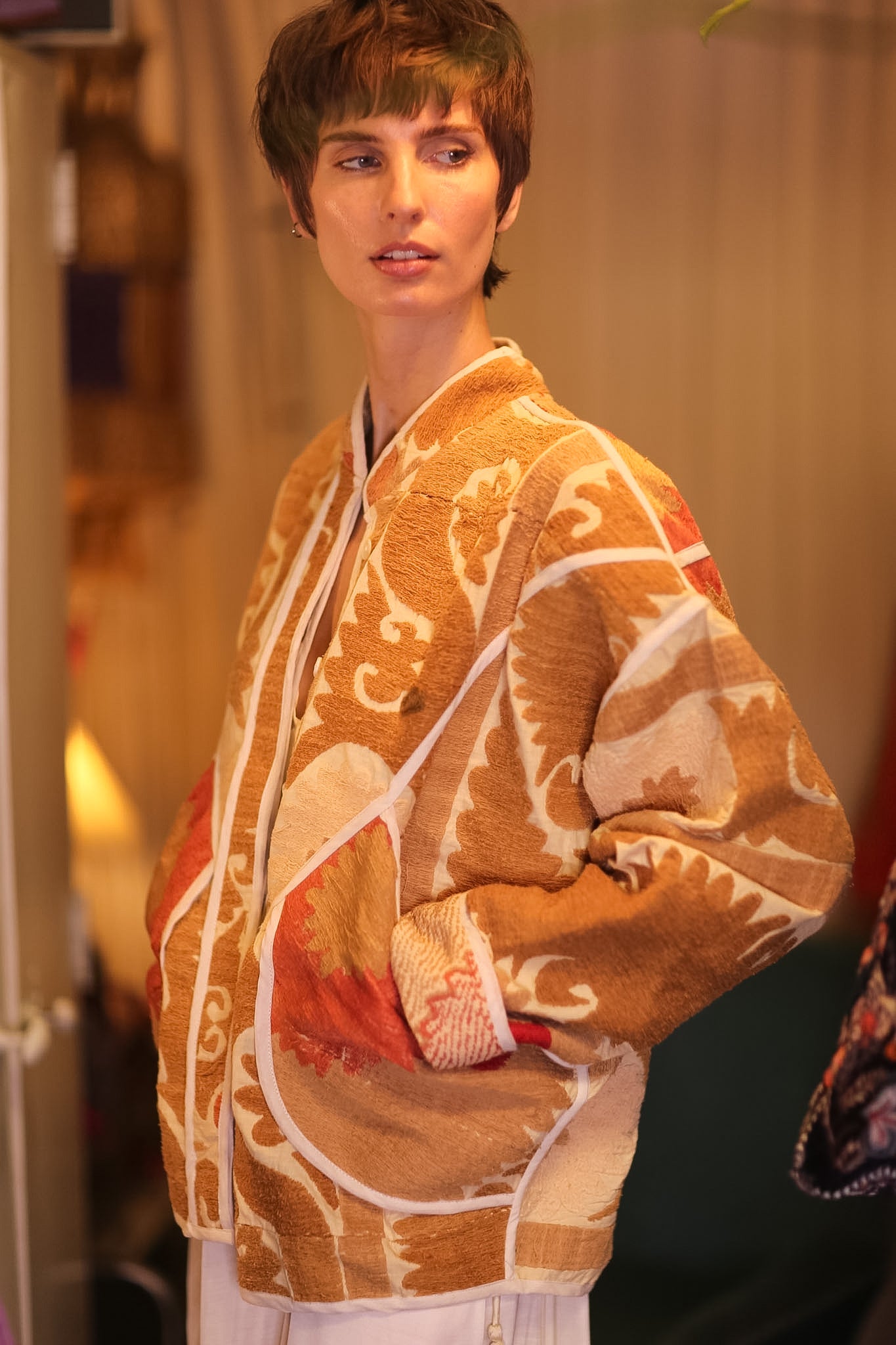 EMBROIDERED SUZANI JACKET FREHLING