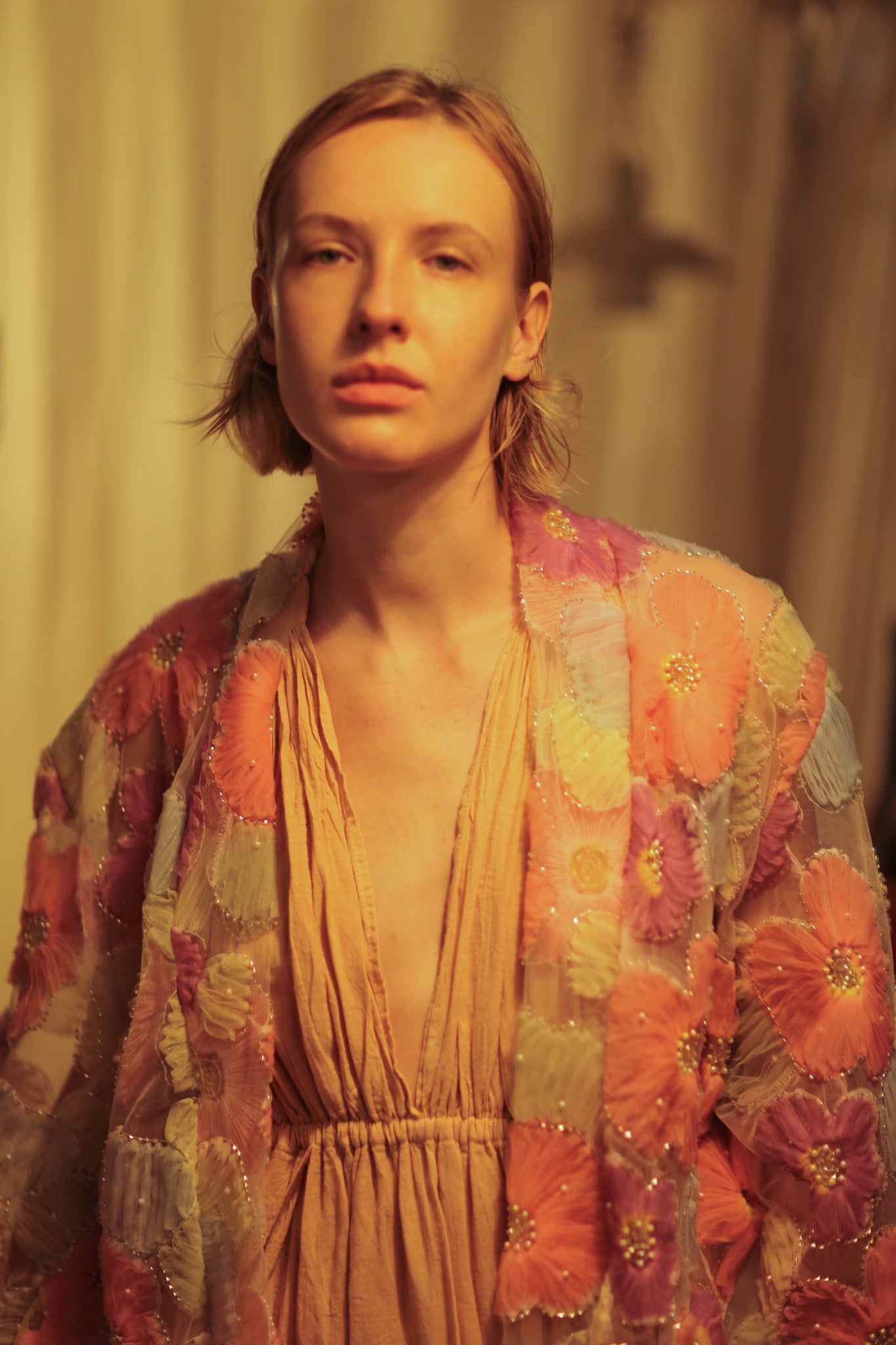 FLO SEQUINED EMBROIDERED SHORT KIMONO PINK