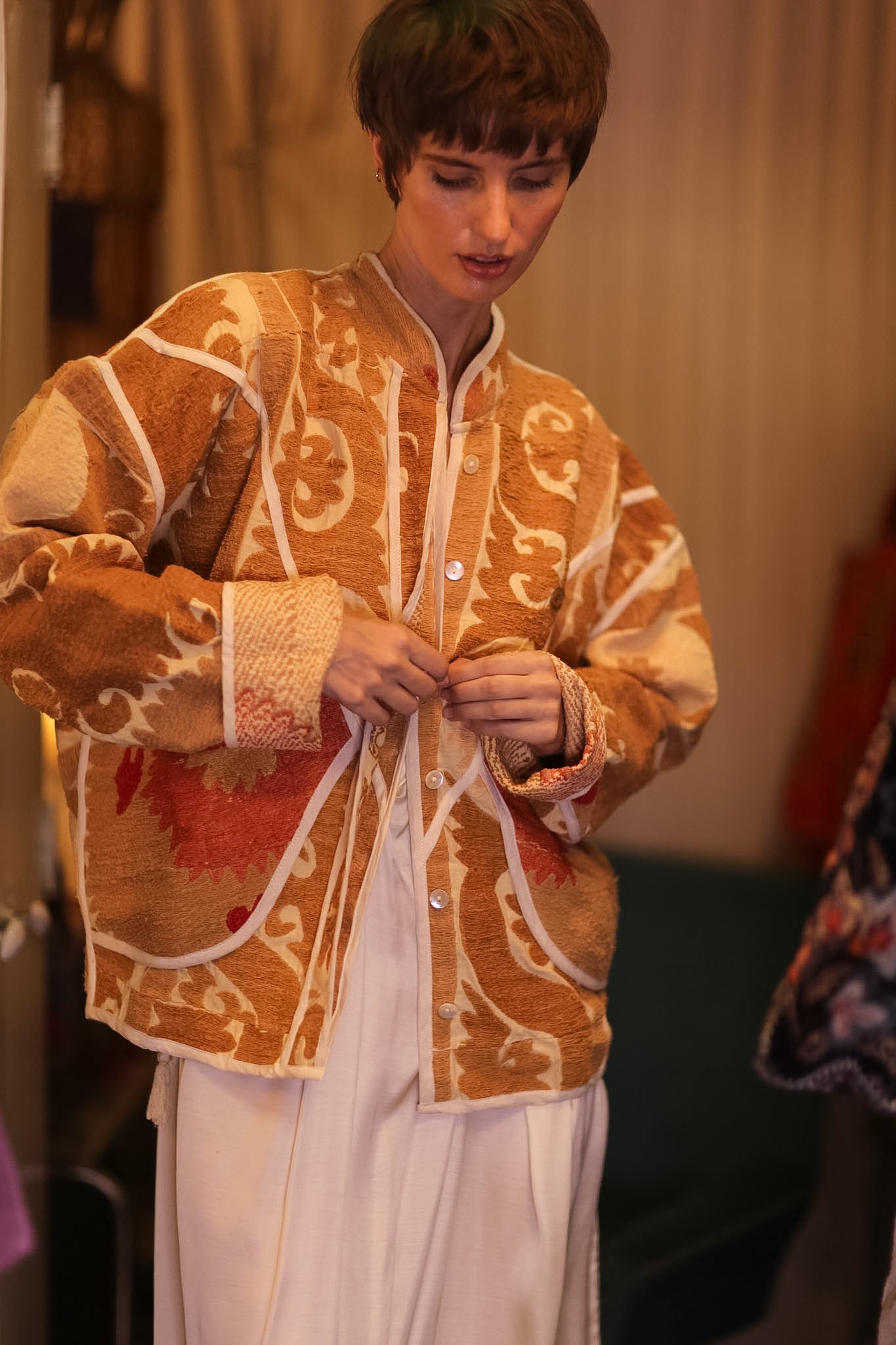 EMBROIDERED SUZANI JACKET FREHLING