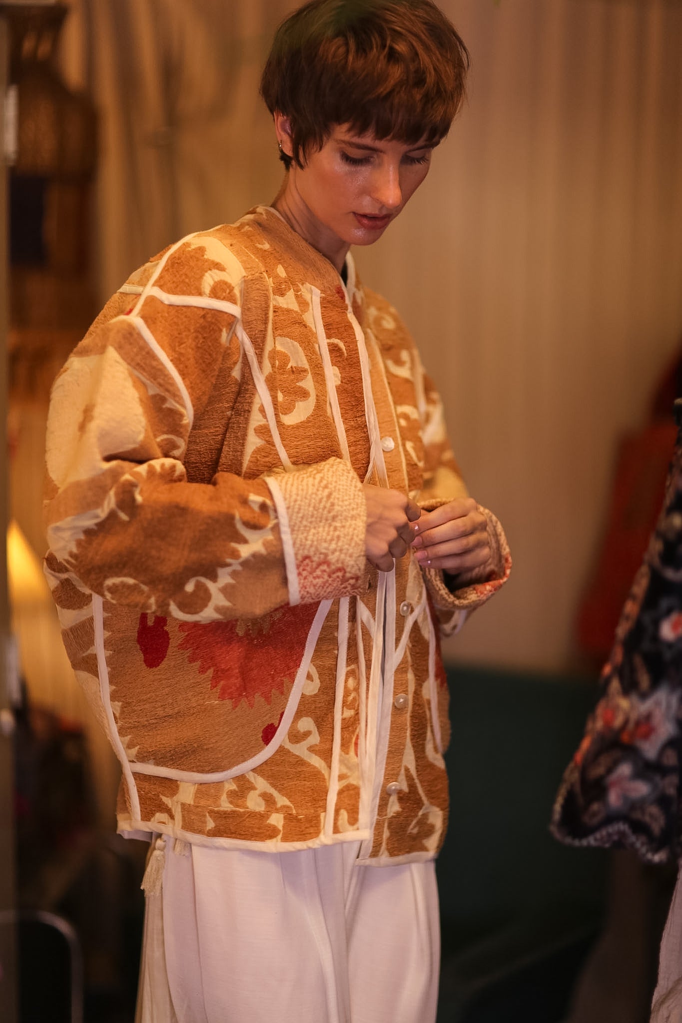 EMBROIDERED SUZANI JACKET FREHLING