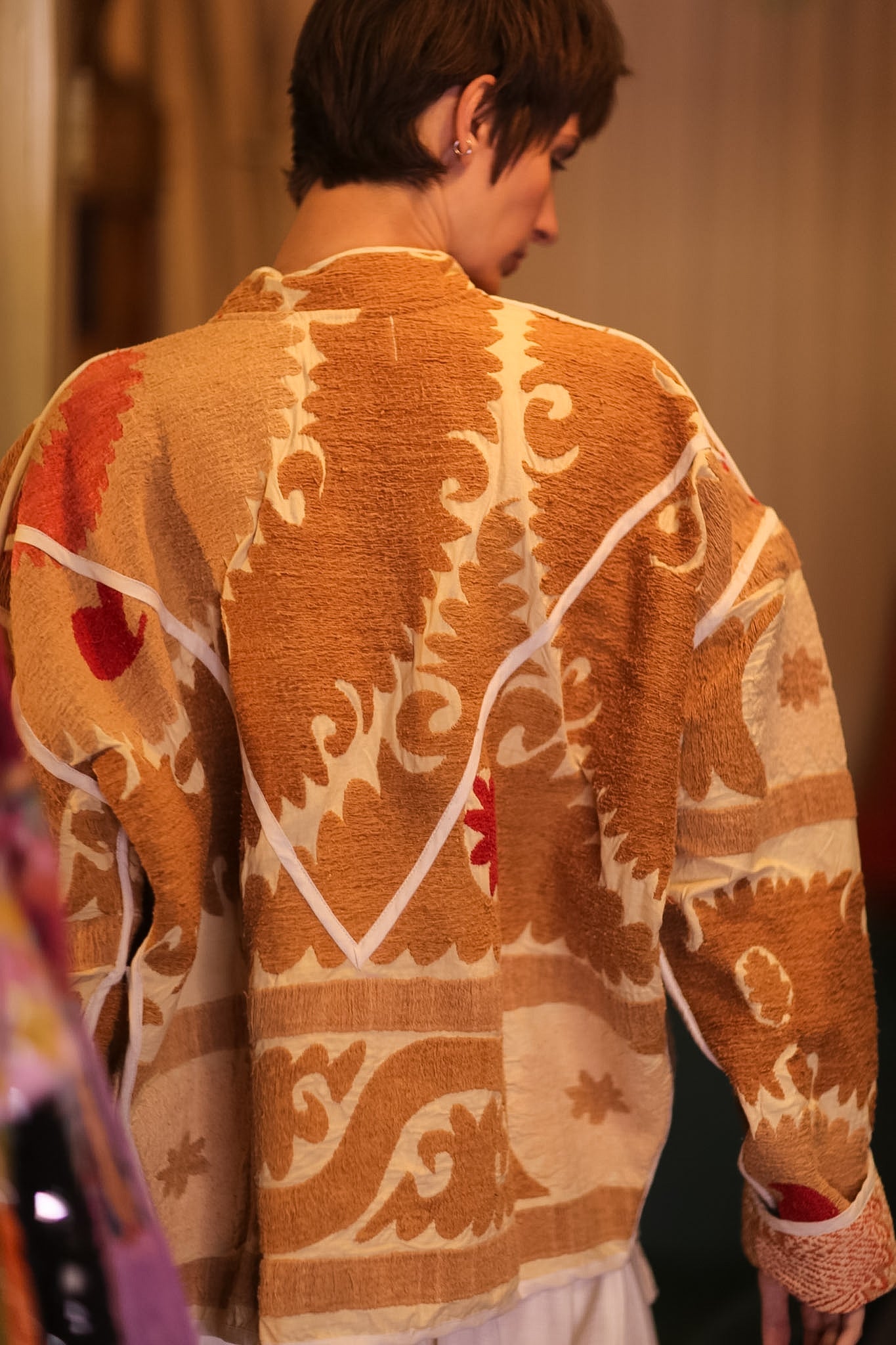 EMBROIDERED SUZANI JACKET FREHLING
