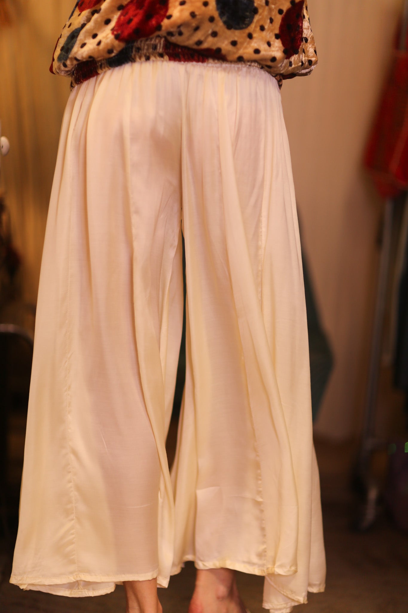SILK WIDE LEGS PANTS RUBY CREAM SOLID