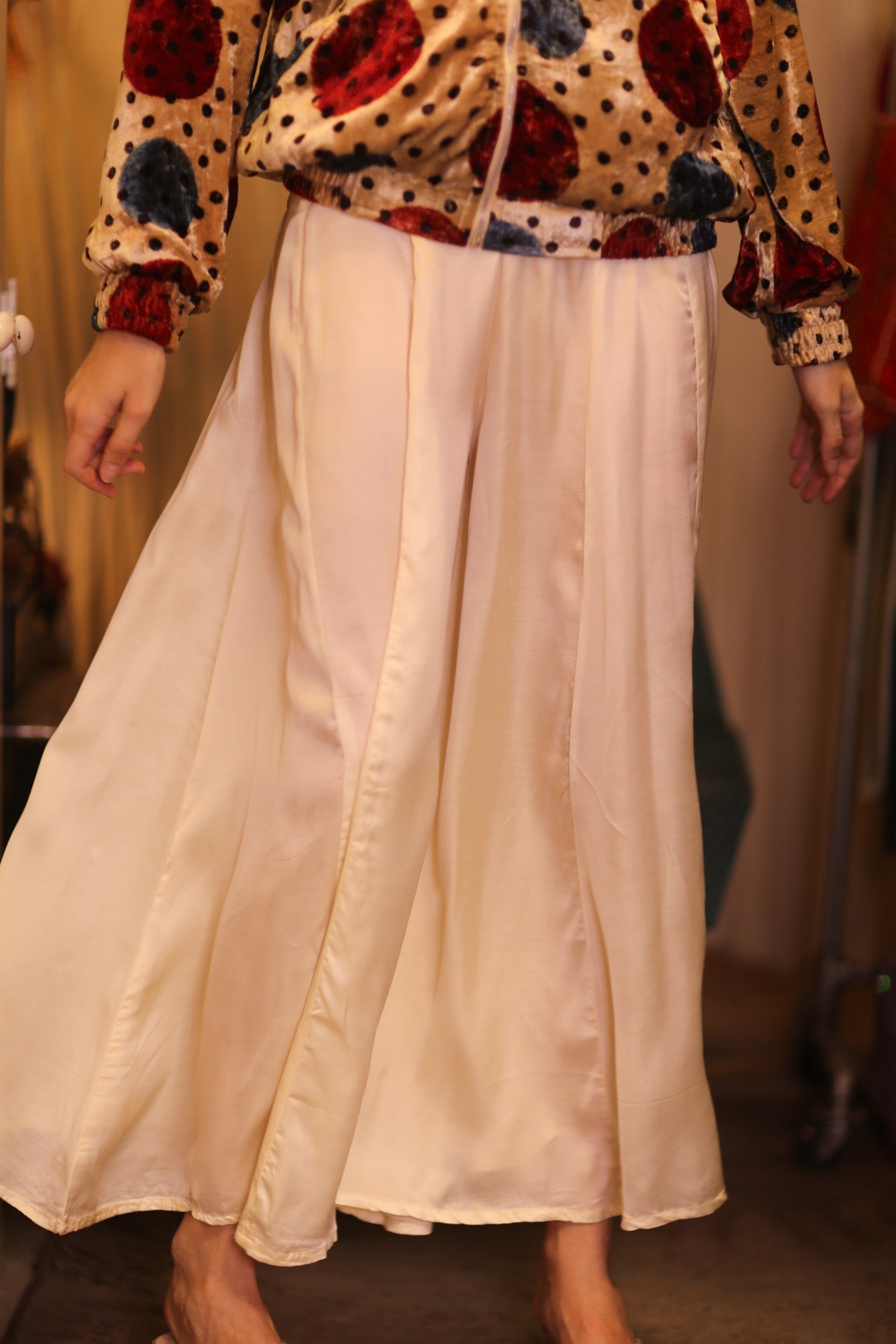 SILK WIDE LEGS PANTS RUBY CREAM SOLID