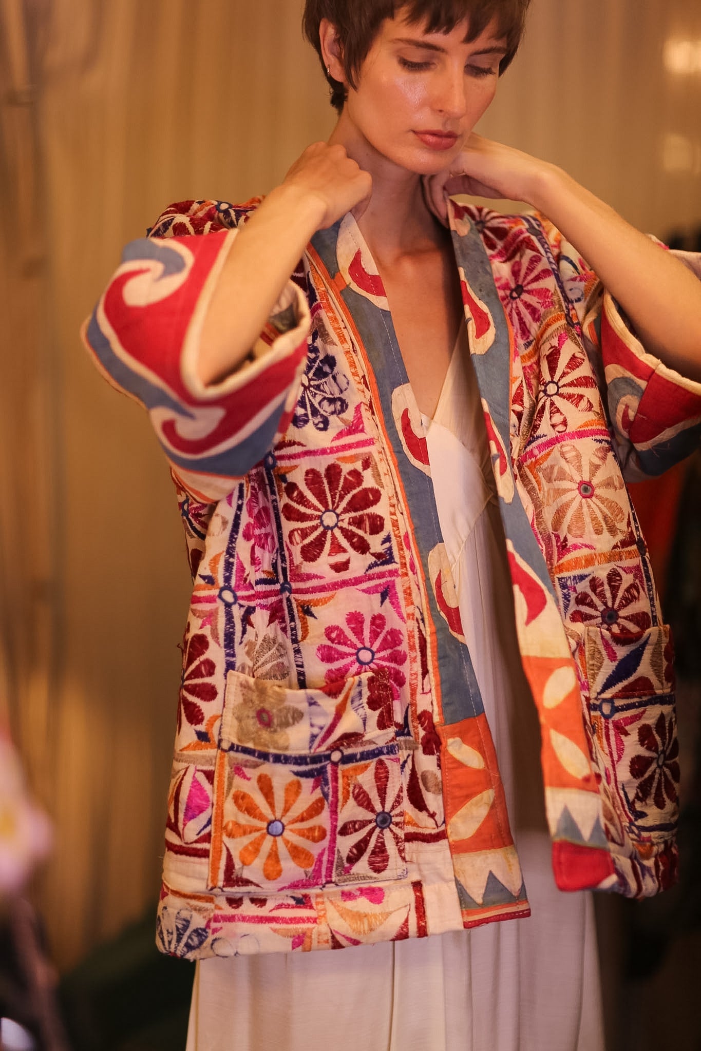 EMBROIDERED SHORT KIMONO NEON