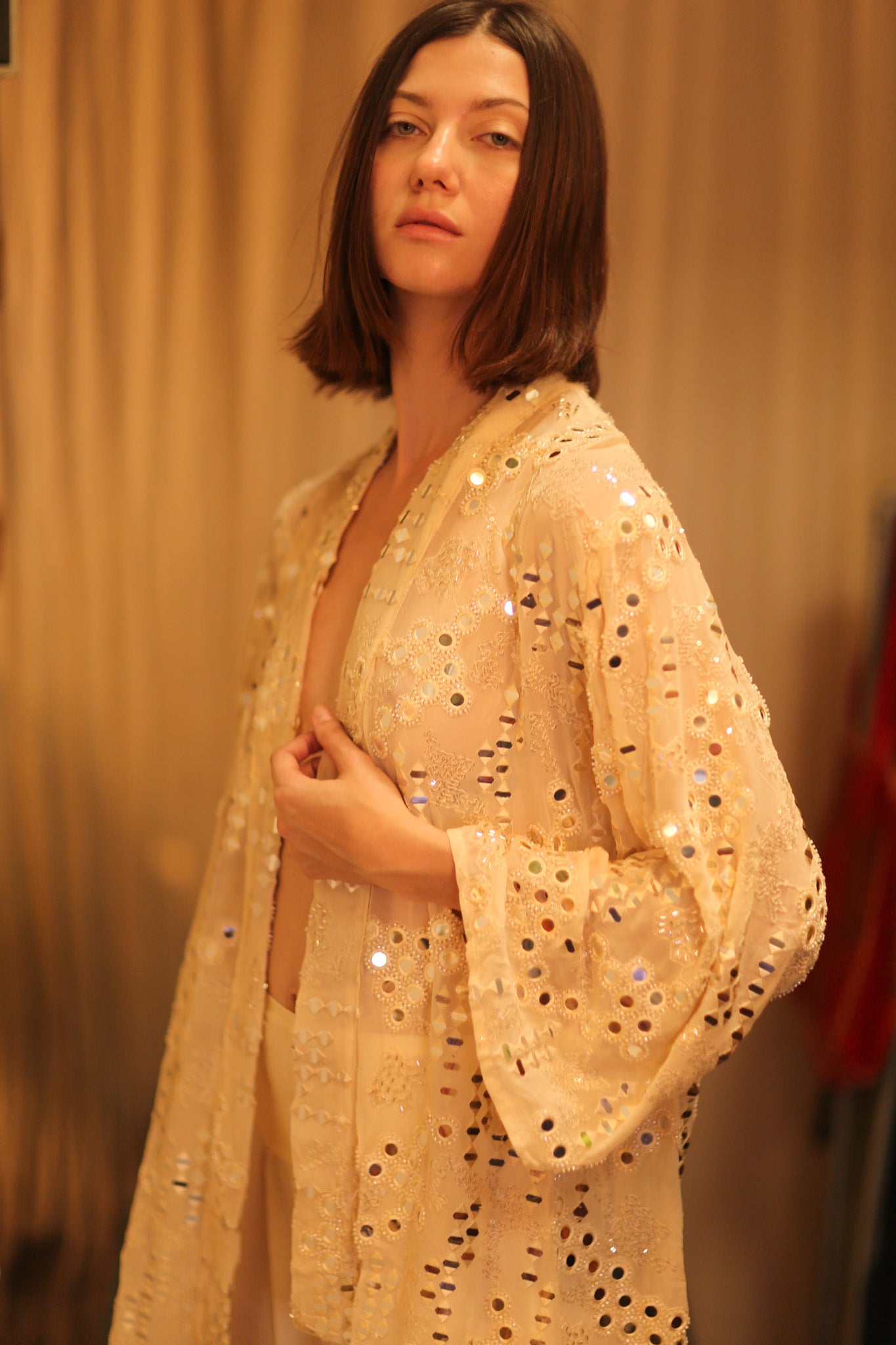 EMBROIDERED SHORT SILK KIMONO MOOSTAL
