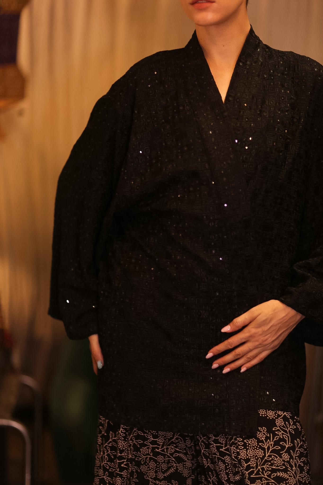 EMBROIDERED SILK SHORT KIMONO MAHUYAR