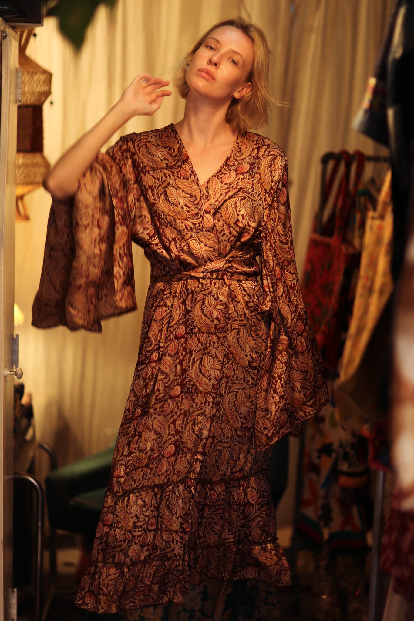 PINA SILK KIMONO CARNIVORE RED