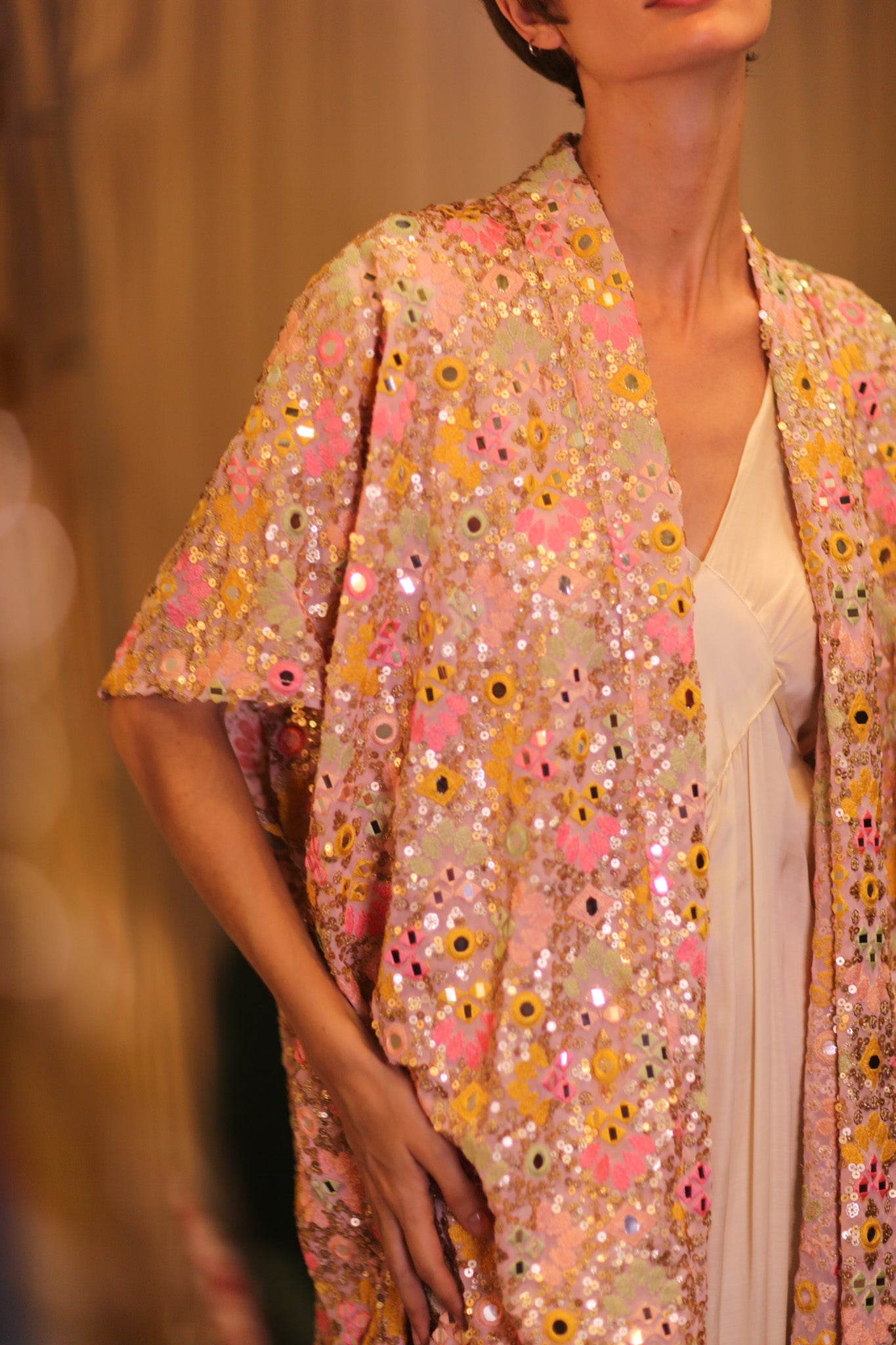 SEQUIN EMBROIDERED KIMONO WINTHA