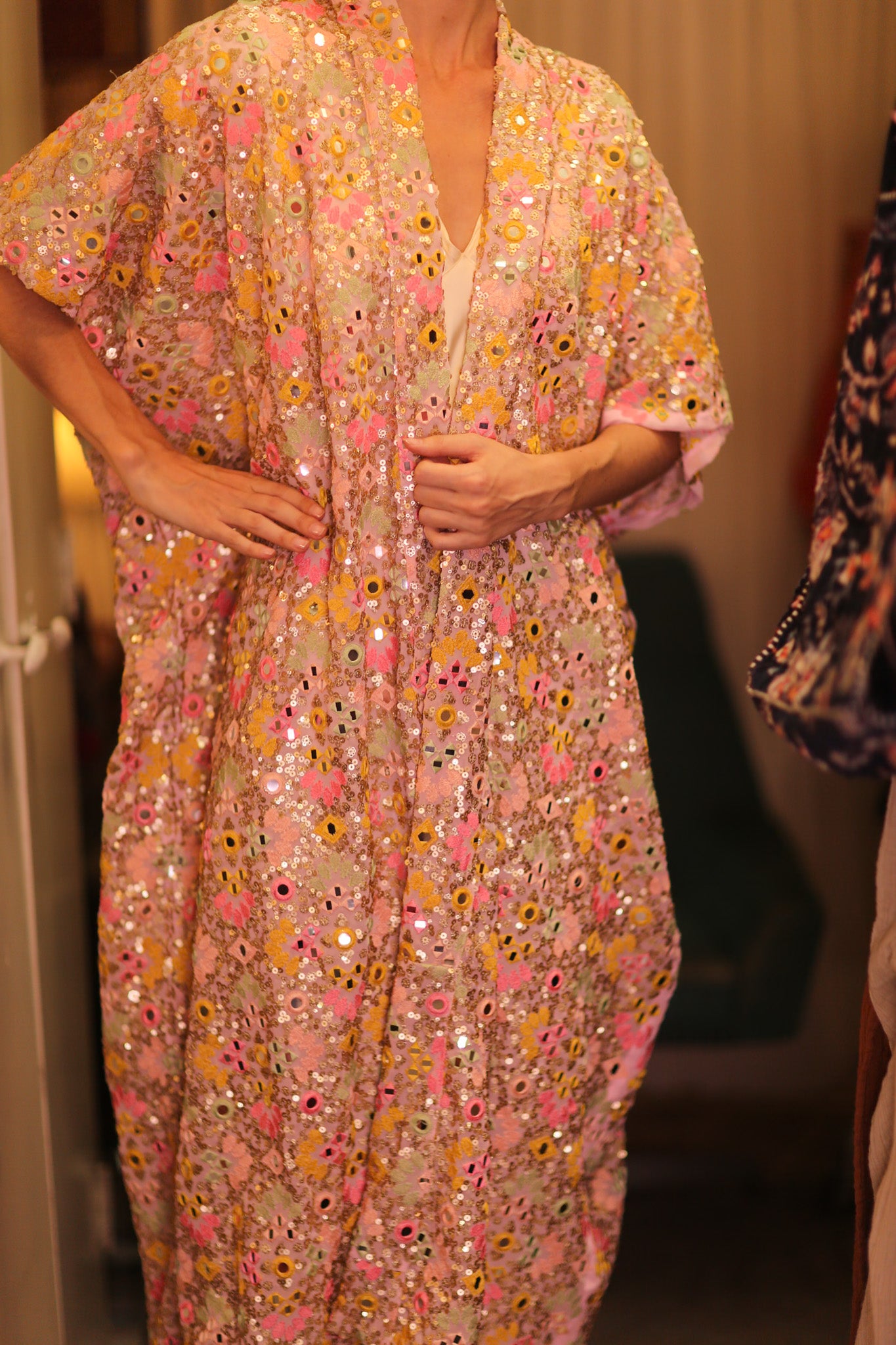 SEQUIN EMBROIDERED KIMONO WINTHA