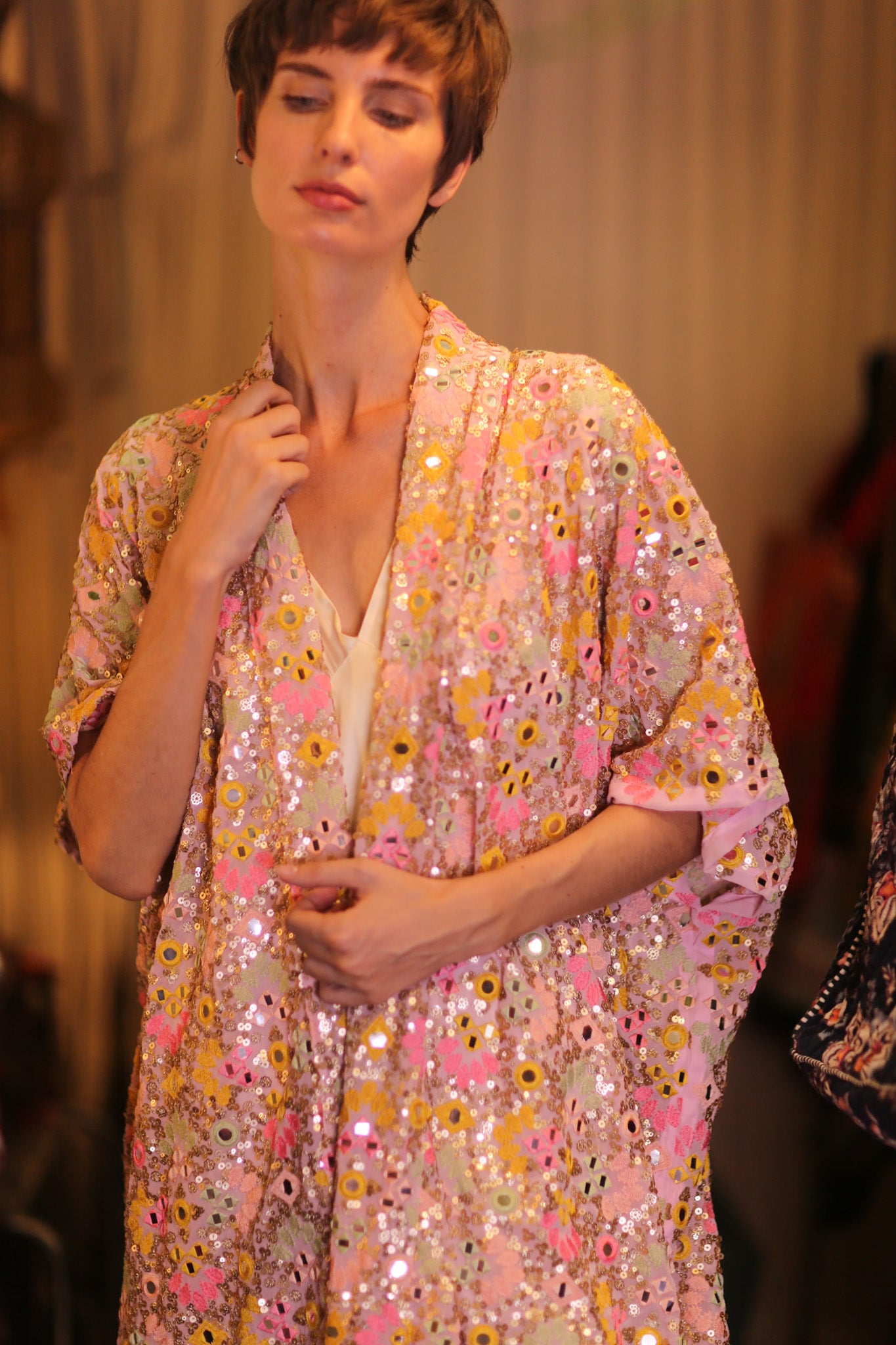 SEQUIN EMBROIDERED KIMONO WINTHA