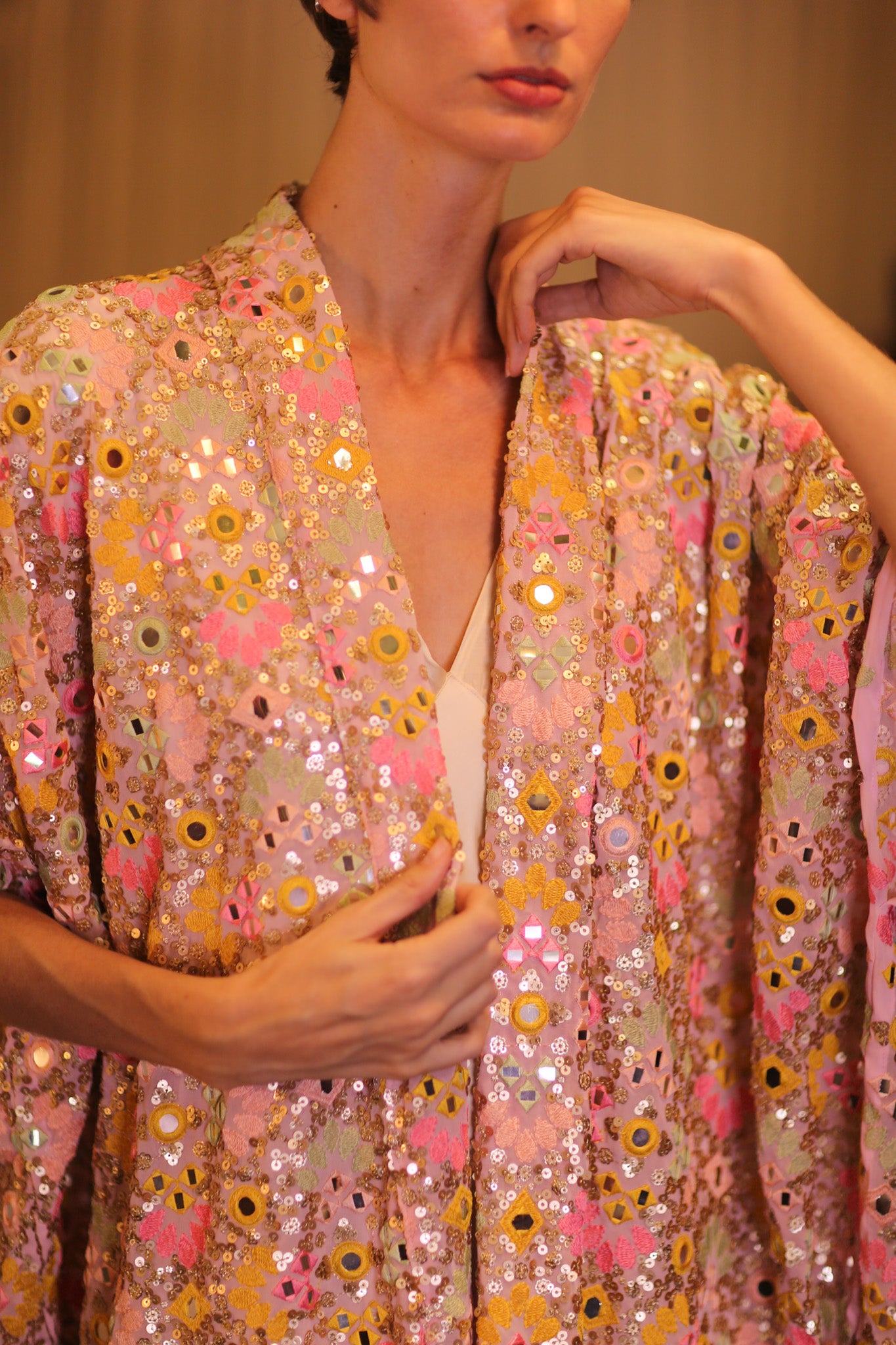 SEQUIN EMBROIDERED KIMONO WINTHA