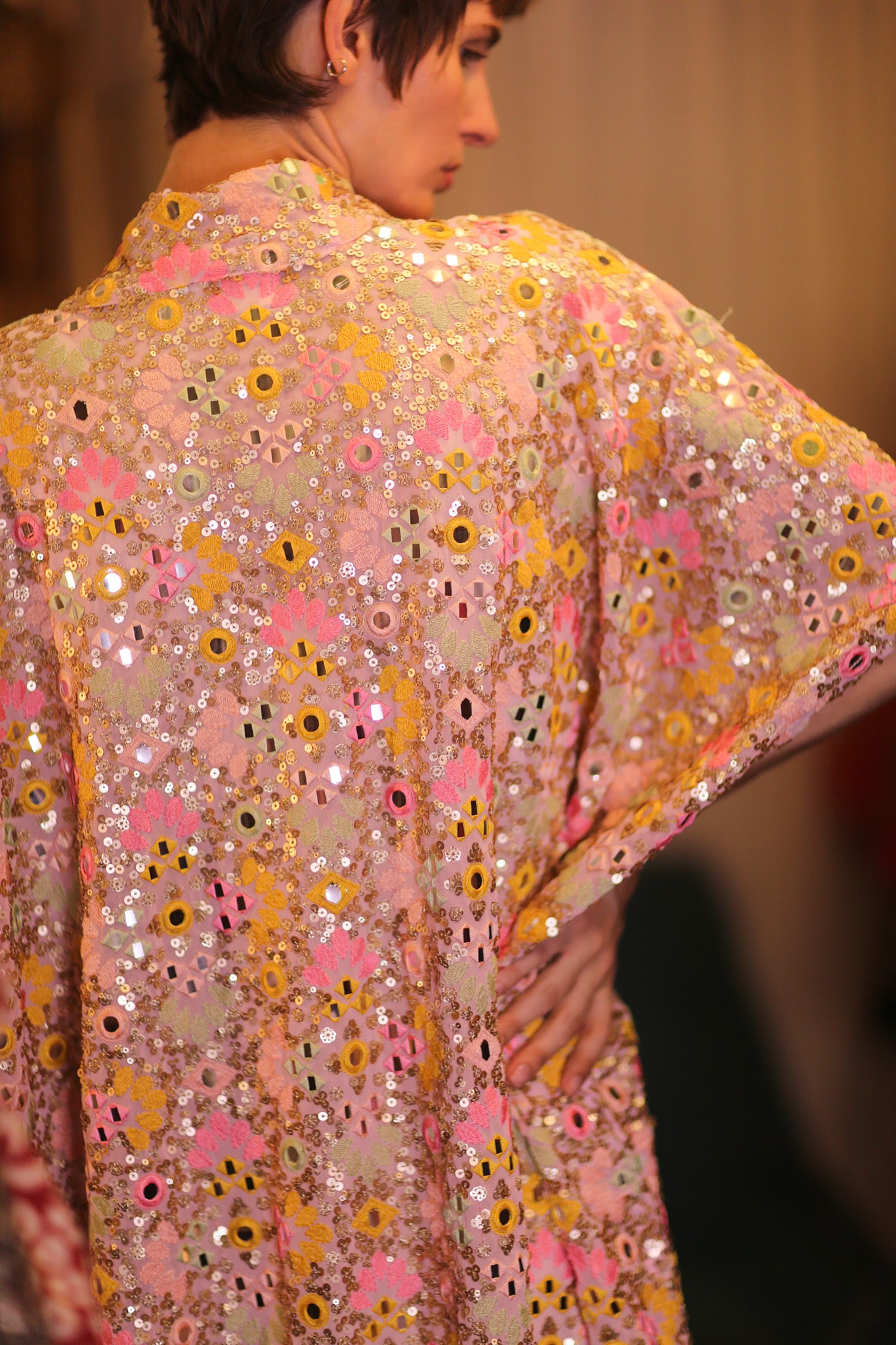 SEQUIN EMBROIDERED KIMONO WINTHA