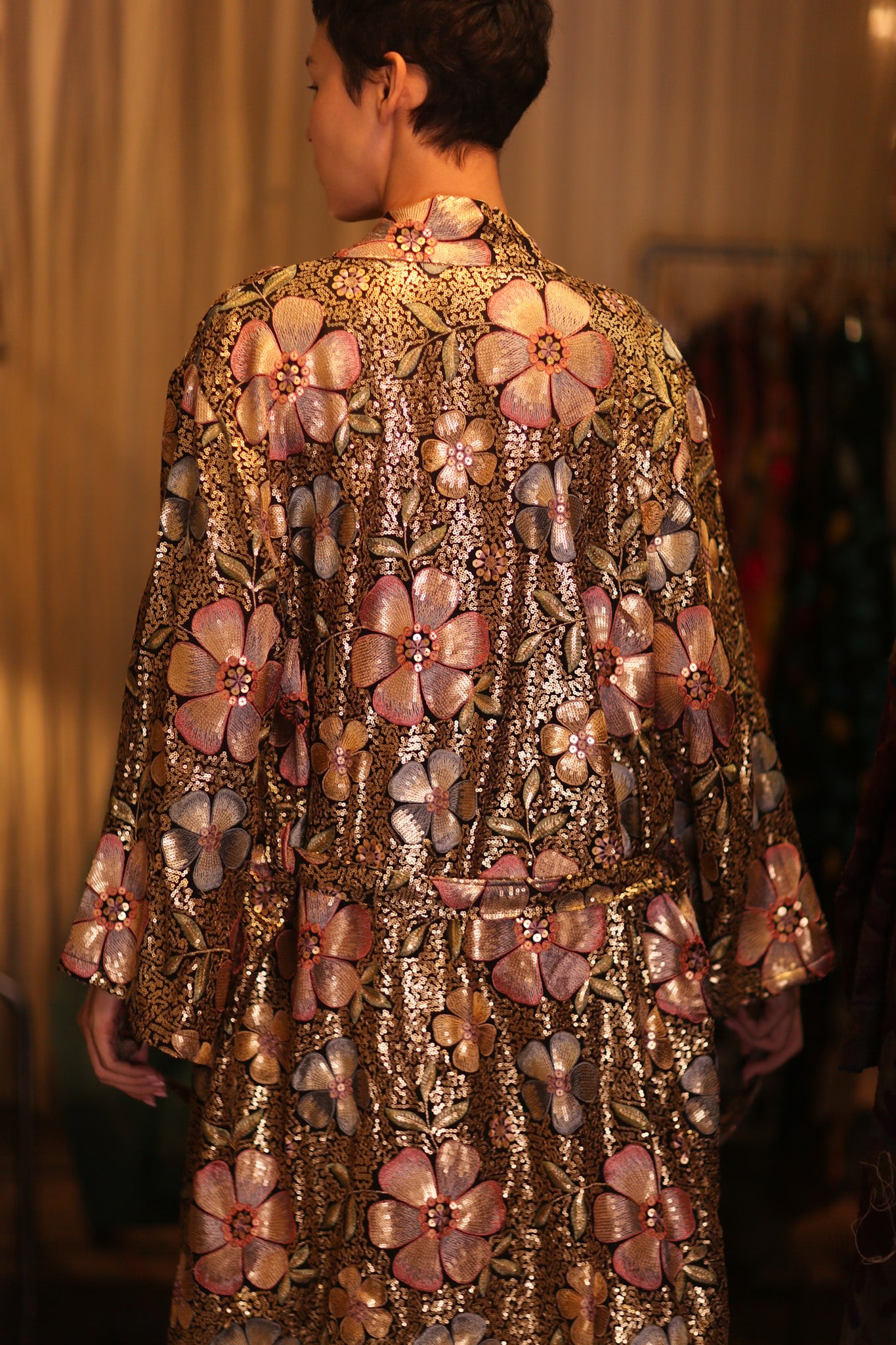 EMBROIDERED SILK KIMONO FLOWERS GOLDEN