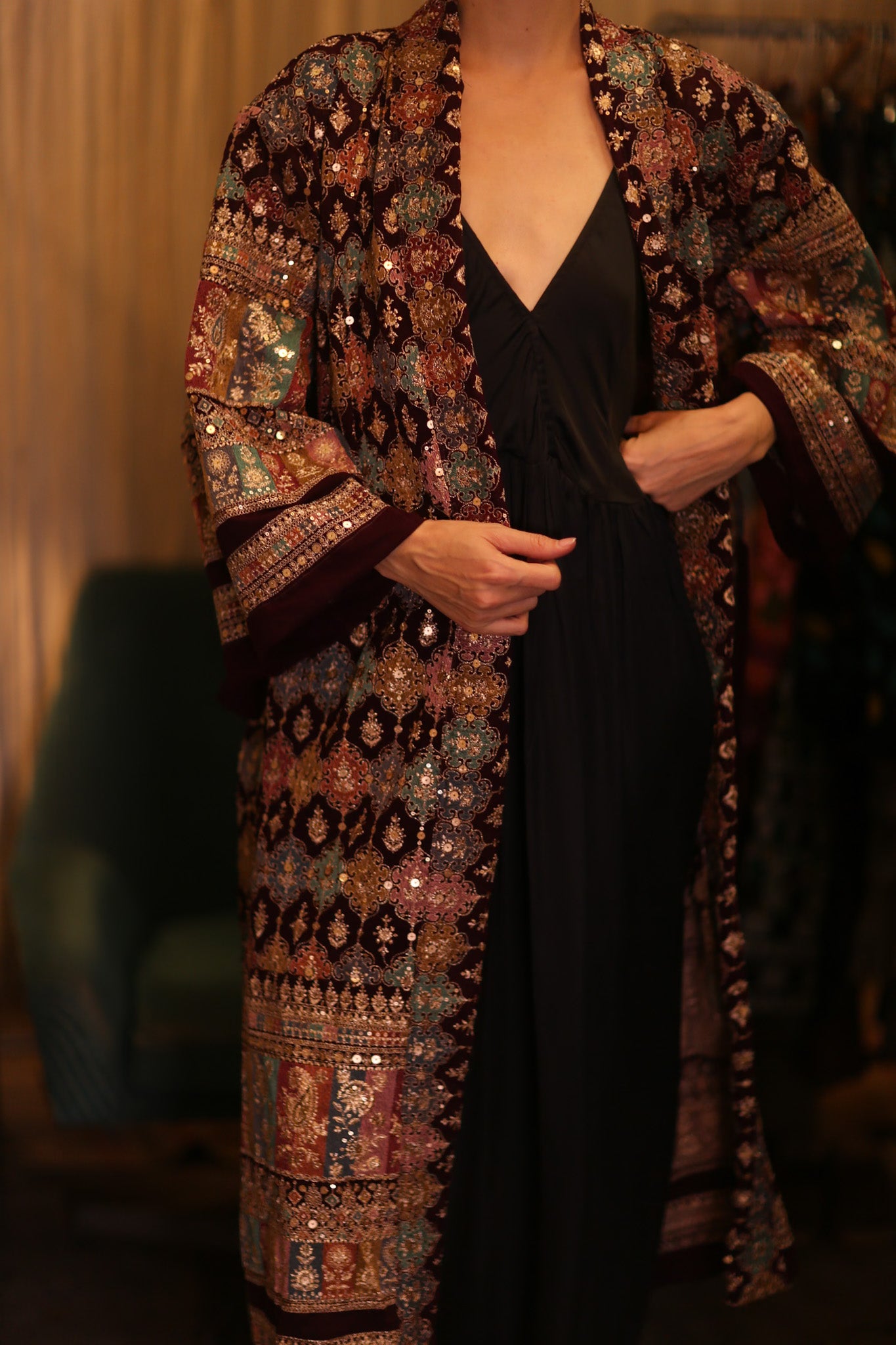 EMBROIDERED SILK RED KIMONO JORI