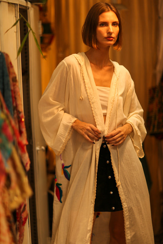 EMBROIDERED KIMONO DORA WHILE