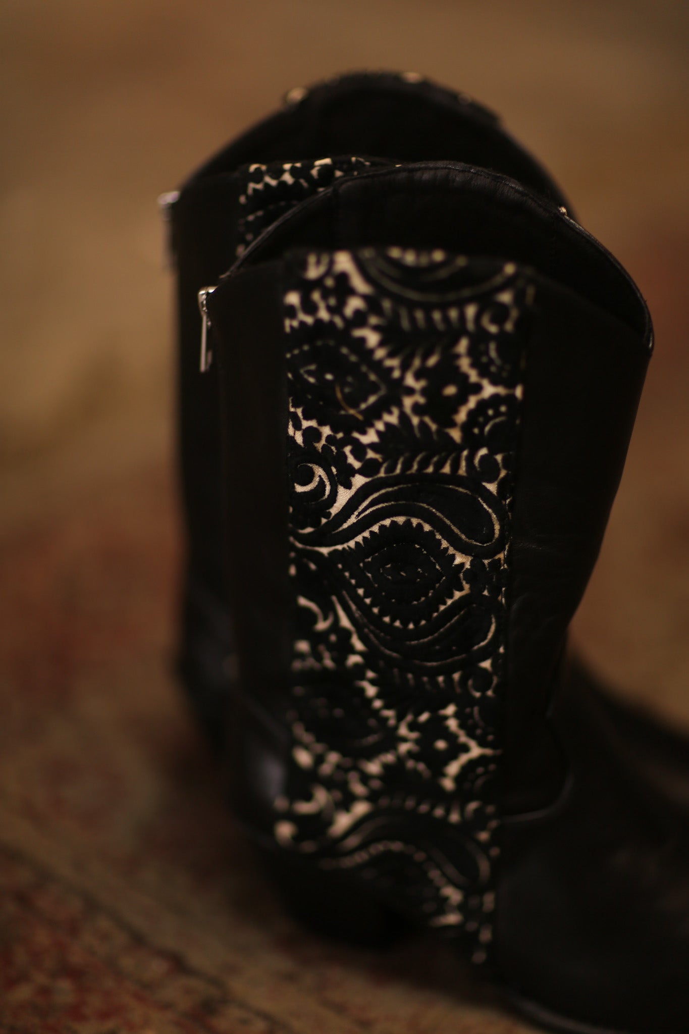 BLACK BORDER TRIM LEATHER WESTERN BOOTS ALYA - BANGKOK TAILOR CLOTHING STORE - HANDMADE CLOTHING