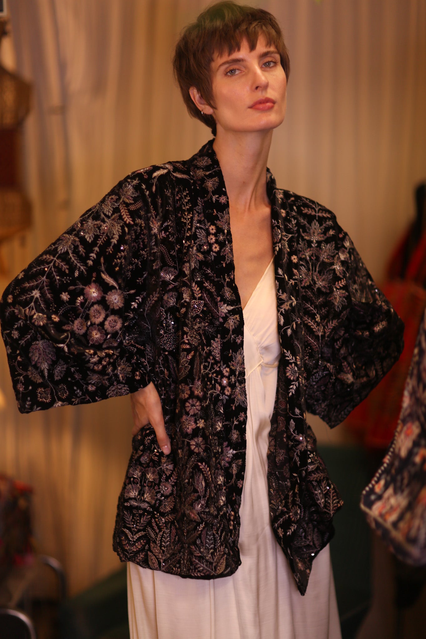 BLACK EMBROIDERED VELVET KIMONO DINAS - BANGKOK TAILOR CLOTHING STORE - HANDMADE CLOTHING