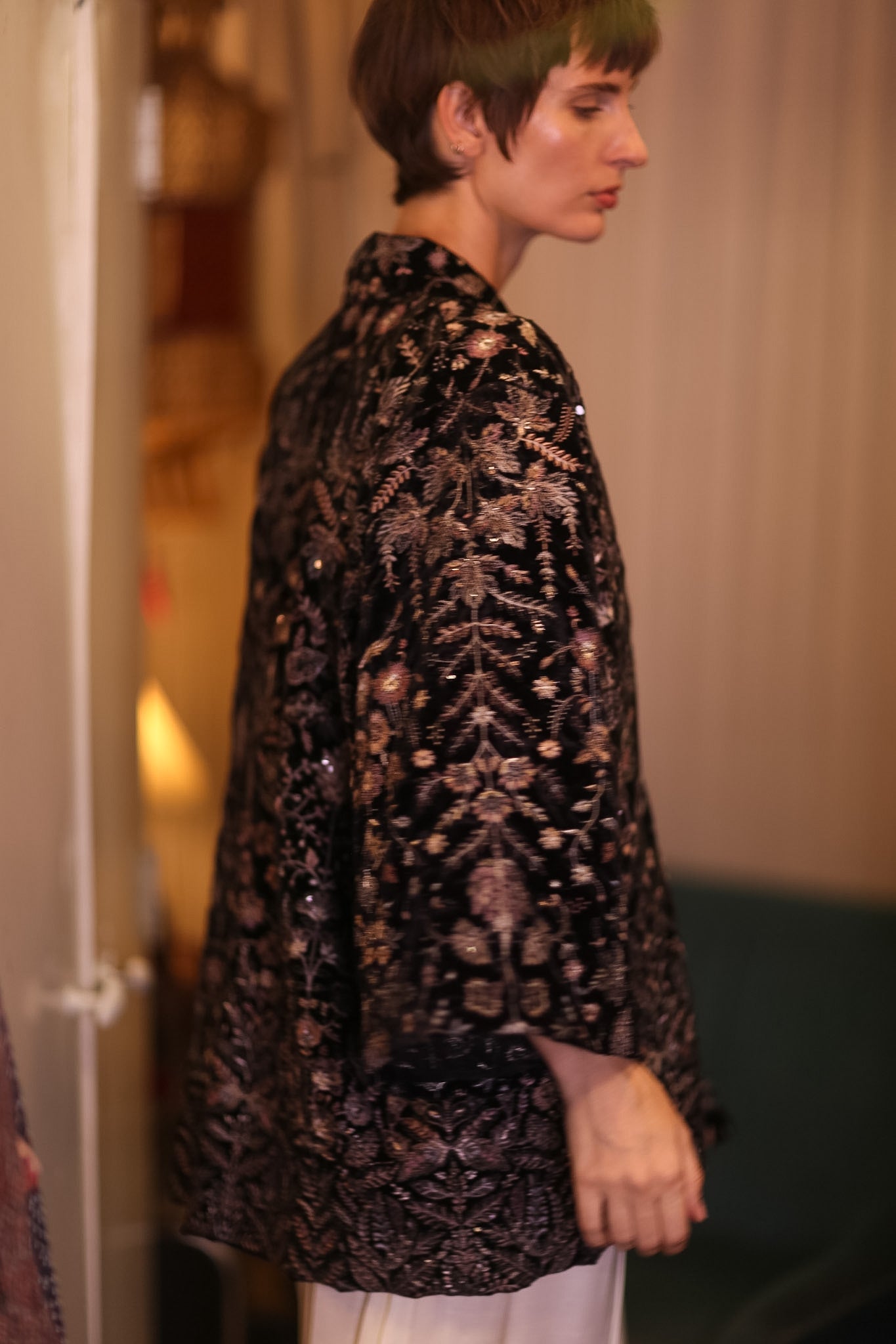 BLACK EMBROIDERED VELVET KIMONO DINAS - BANGKOK TAILOR CLOTHING STORE - HANDMADE CLOTHING