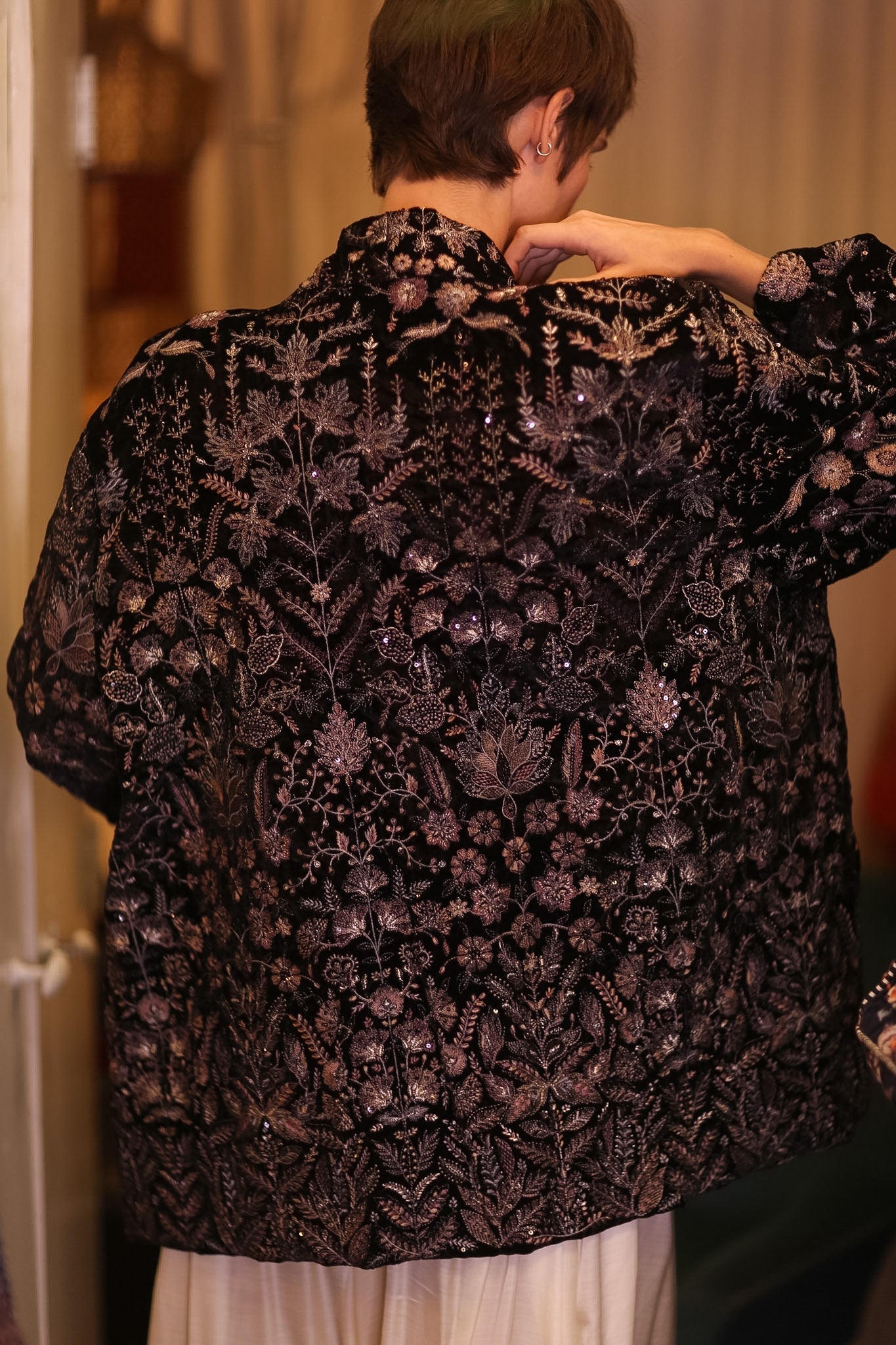 BLACK EMBROIDERED VELVET KIMONO DINAS - BANGKOK TAILOR CLOTHING STORE - HANDMADE CLOTHING