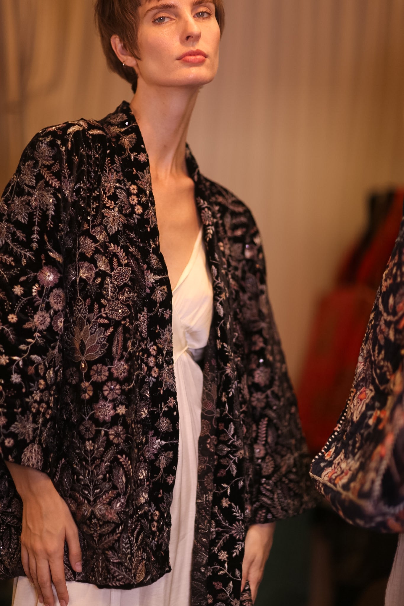 BLACK EMBROIDERED VELVET KIMONO DINAS - BANGKOK TAILOR CLOTHING STORE - HANDMADE CLOTHING