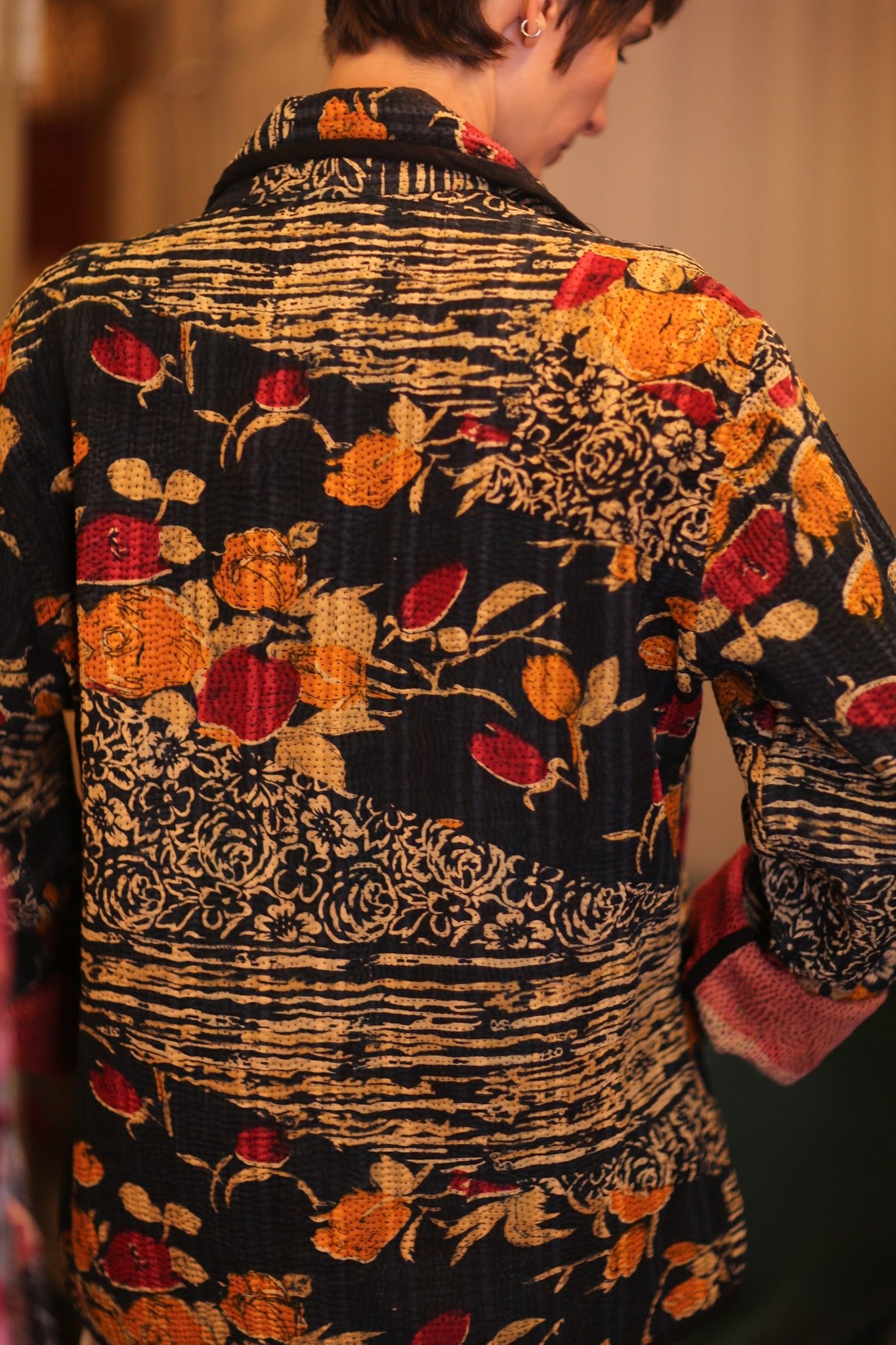 BLACK FLORAL KANTHA JACKET LOTA - BANGKOK TAILOR CLOTHING STORE - HANDMADE CLOTHING