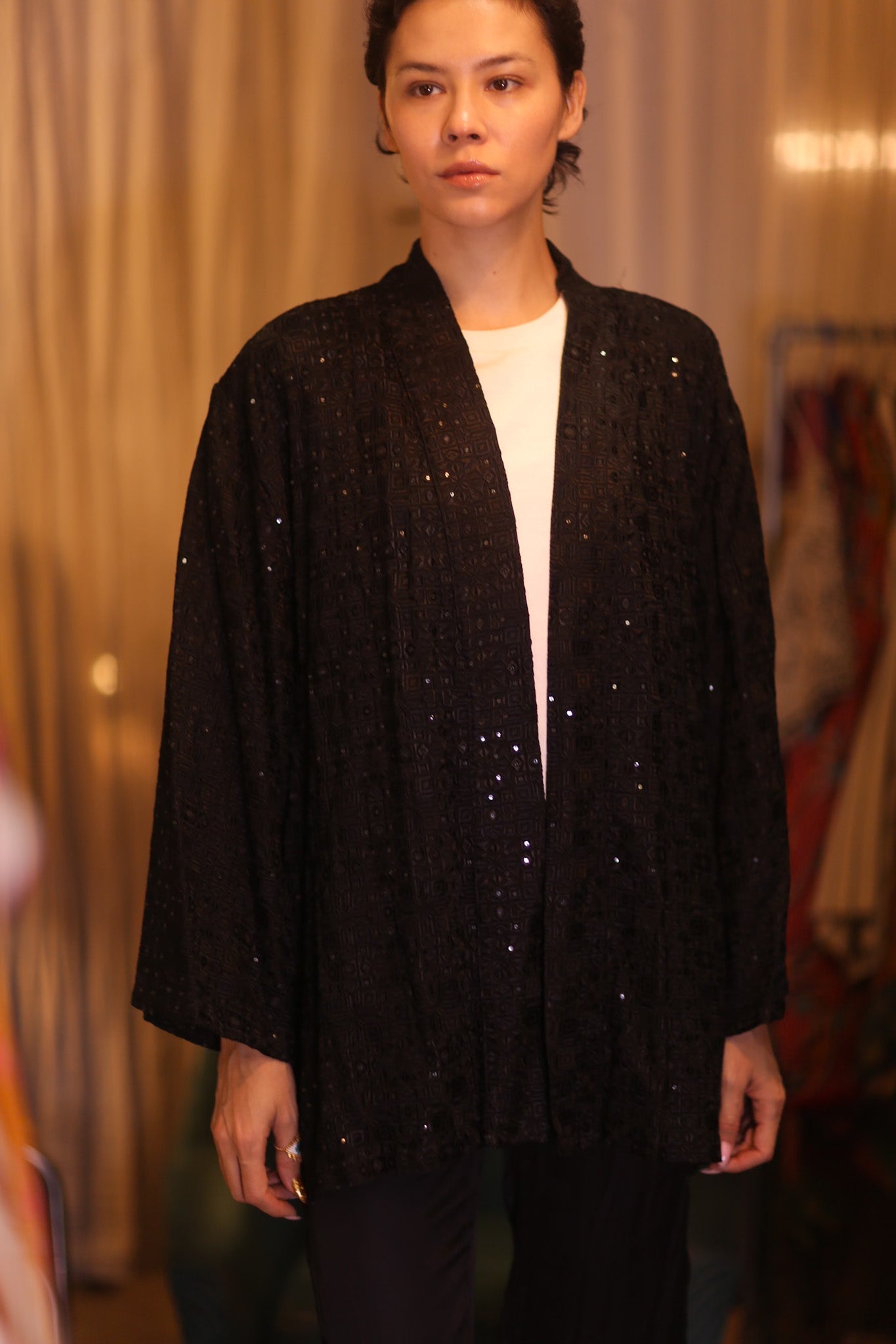 BLACK SEQUINED FABRIC SHORT KIMONO THANKHANG - BANGKOK TAILOR CLOTHING STORE - HANDMADE CLOTHING