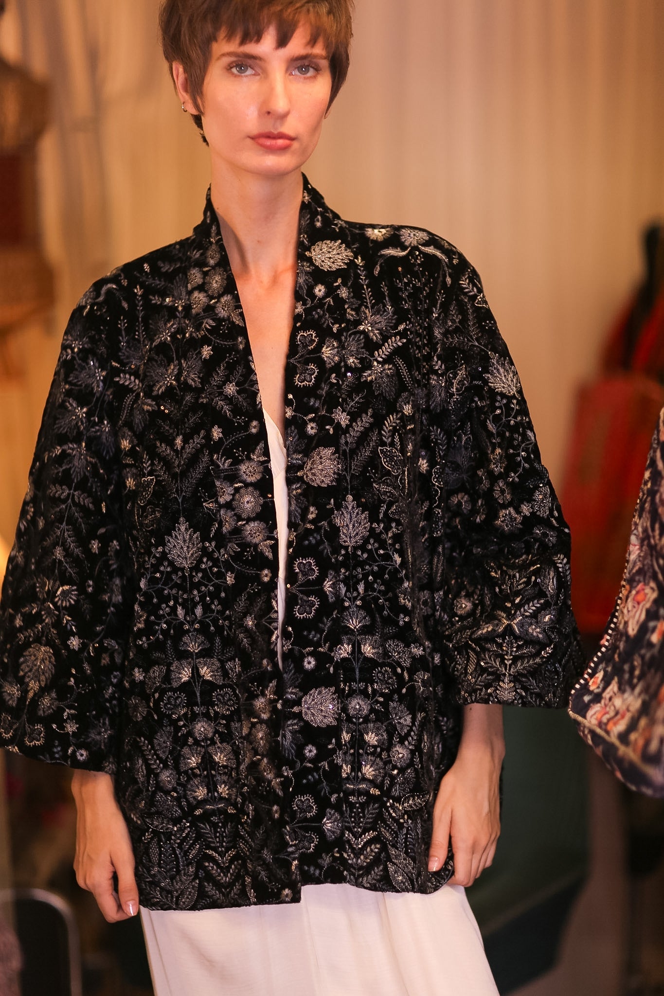 BLACK VELVET EMBROIDERED KIMONO JILUR - BANGKOK TAILOR CLOTHING STORE - HANDMADE CLOTHING