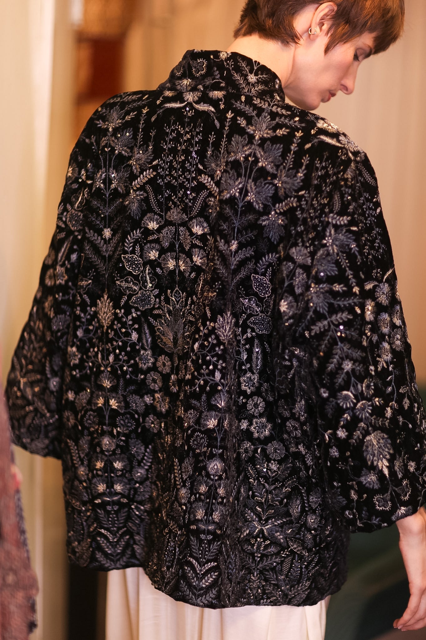 BLACK VELVET EMBROIDERED KIMONO JILUR - BANGKOK TAILOR CLOTHING STORE - HANDMADE CLOTHING