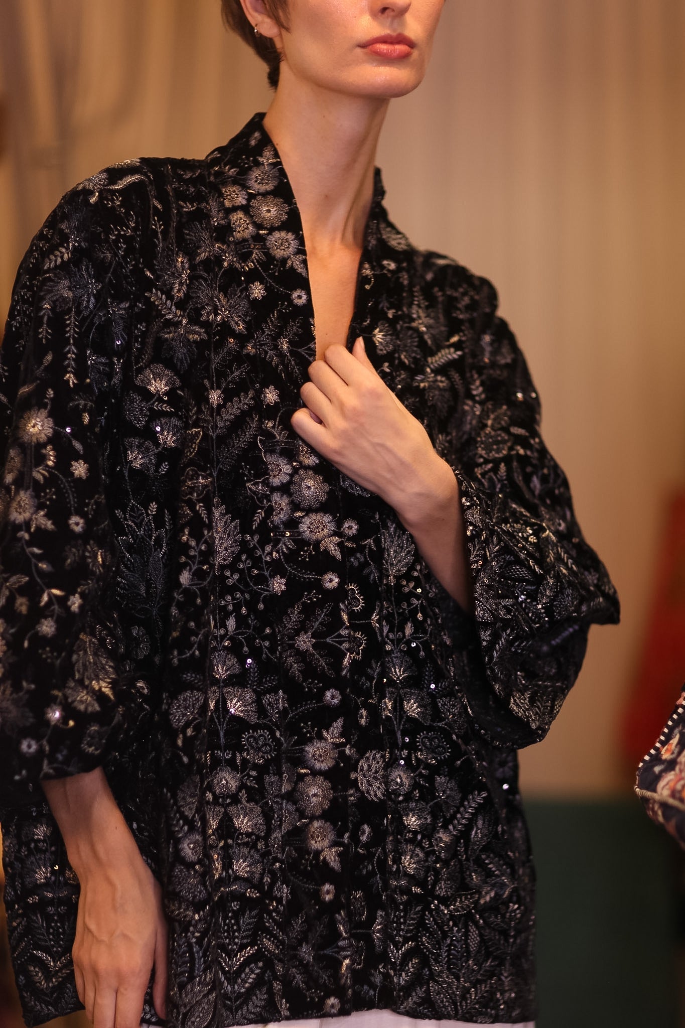 BLACK VELVET EMBROIDERED KIMONO JILUR - BANGKOK TAILOR CLOTHING STORE - HANDMADE CLOTHING