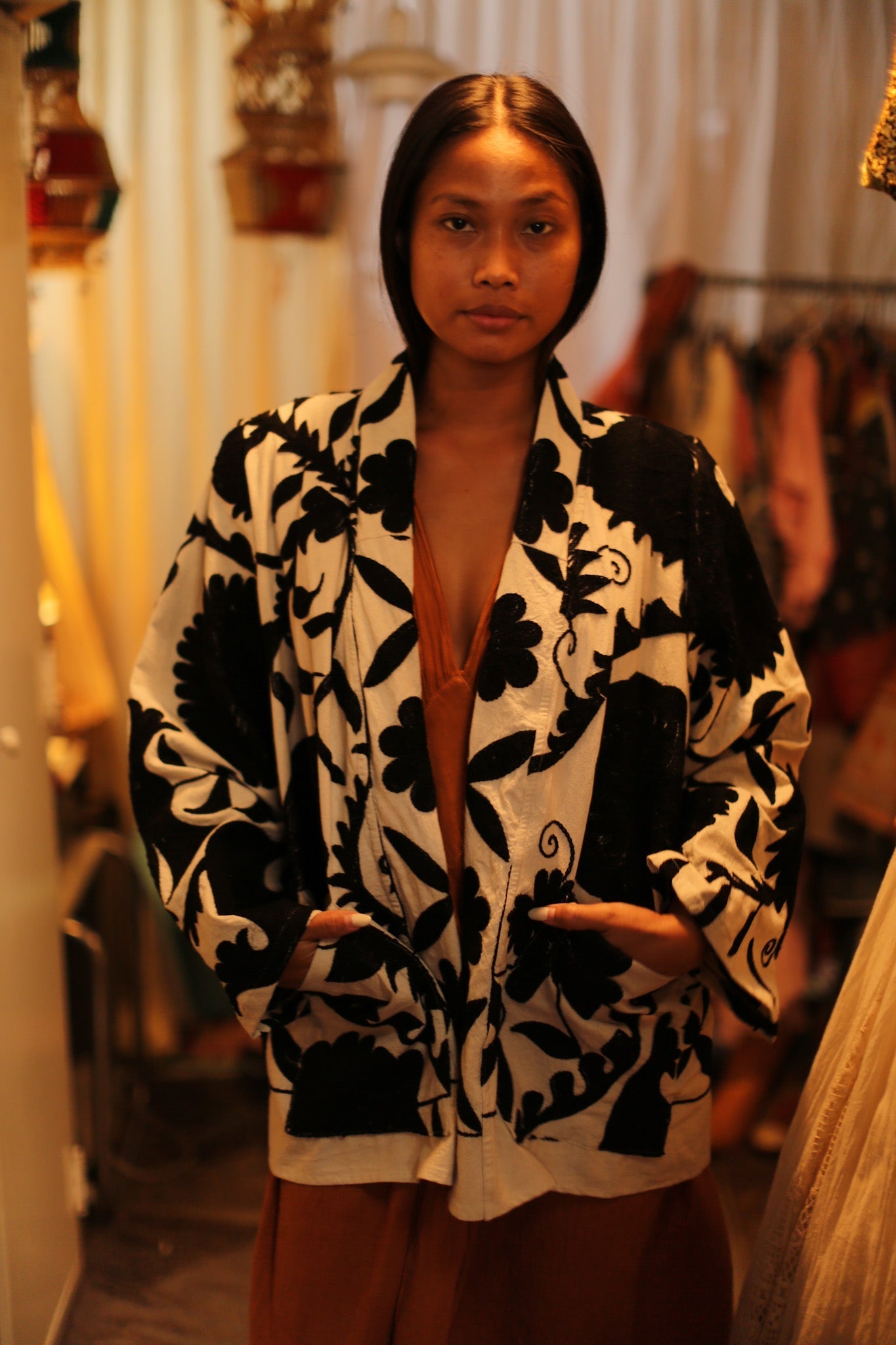 BLACK WHITE KIMONO DRISA - BANGKOK TAILOR CLOTHING STORE - HANDMADE CLOTHING