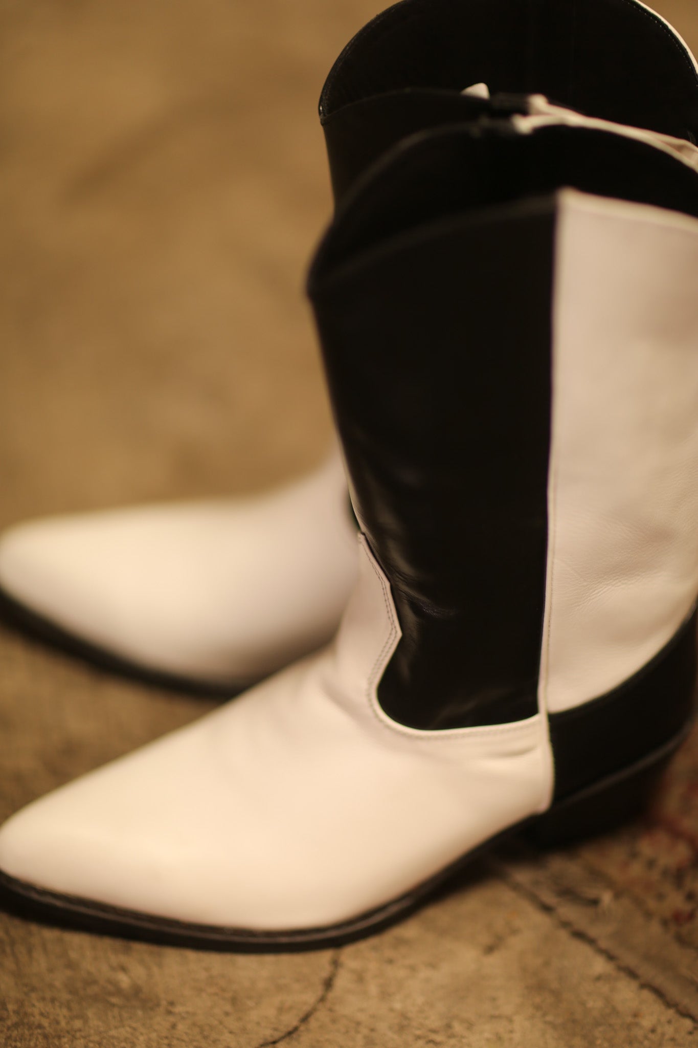 BLACK WHITE WESTERN BOOTS GILA - BANGKOK TAILOR CLOTHING STORE - HANDMADE CLOTHING
