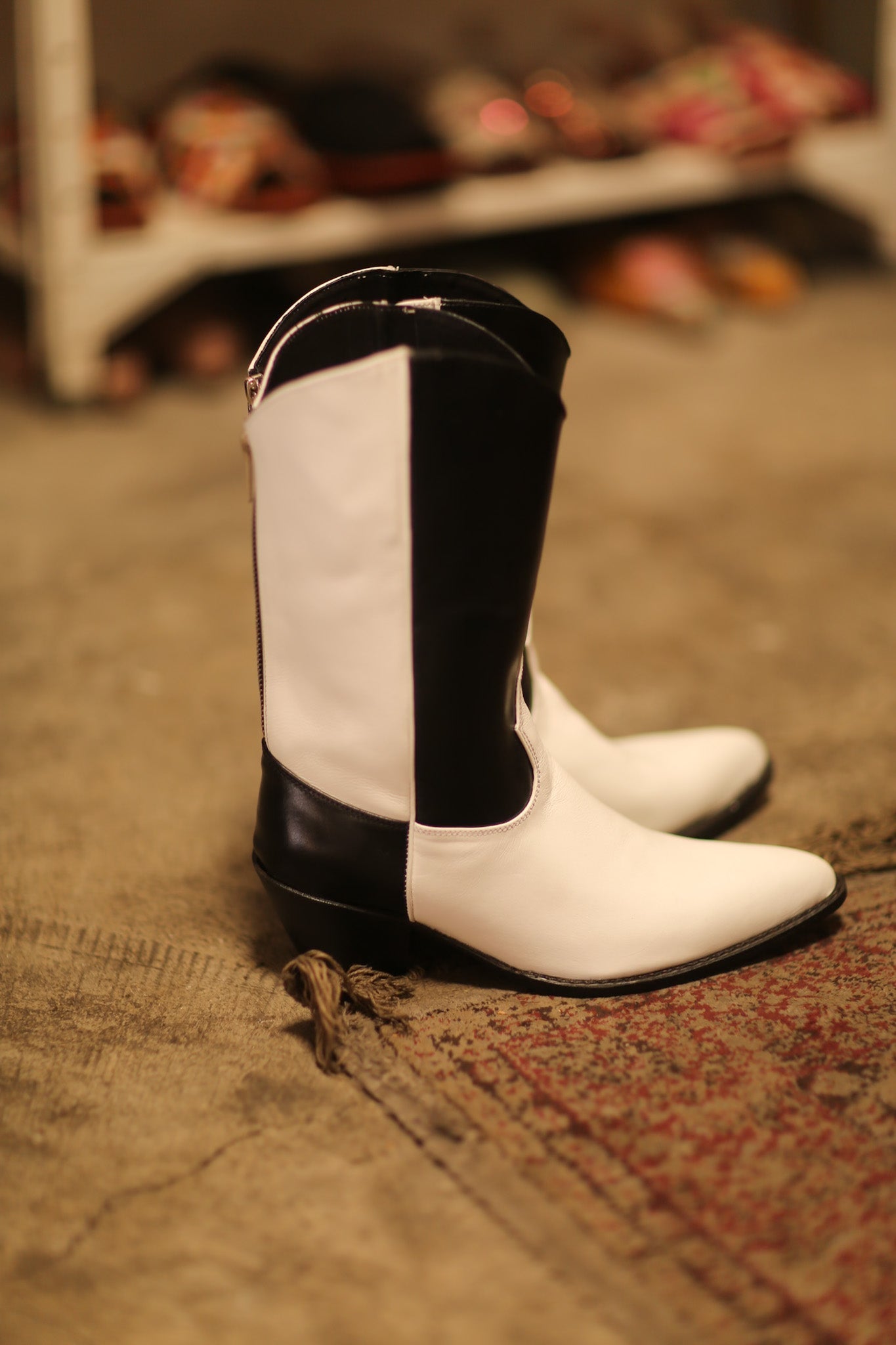 BLACK WHITE WESTERN BOOTS GILA - BANGKOK TAILOR CLOTHING STORE - HANDMADE CLOTHING