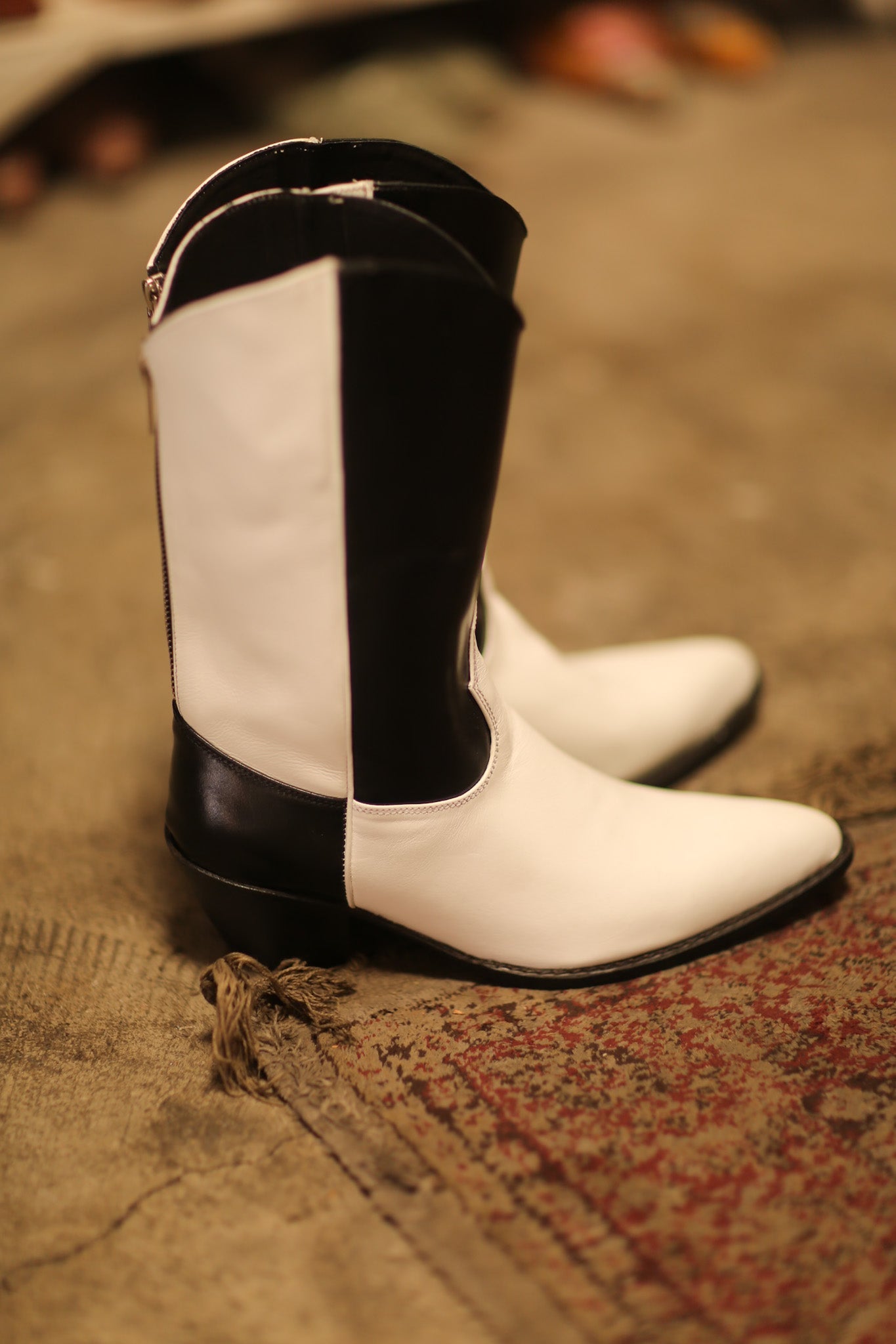 BLACK WHITE WESTERN BOOTS GILA - BANGKOK TAILOR CLOTHING STORE - HANDMADE CLOTHING