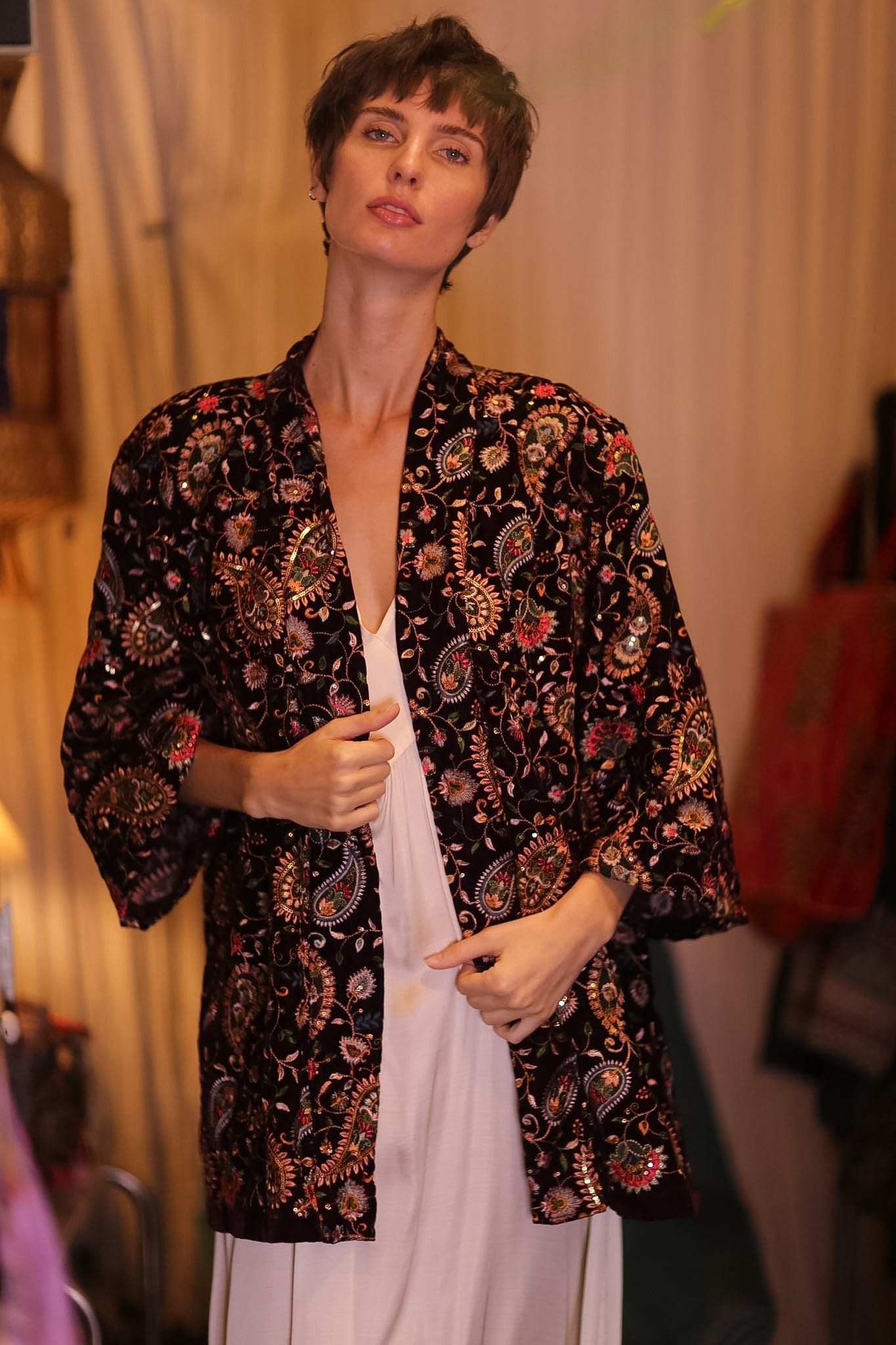 BROWN EMBROIDERED VELVET SHORT KIMONO THITKHET - BANGKOK TAILOR CLOTHING STORE - HANDMADE CLOTHING