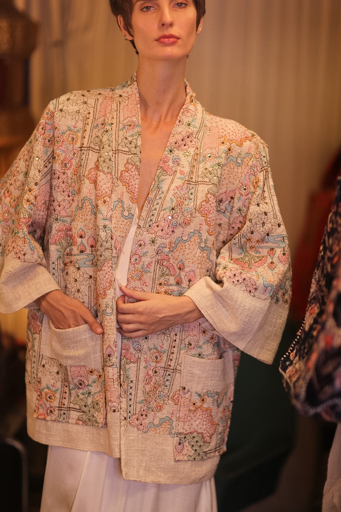 EMBROIDERED COTTON SHORT KIMONO PETALS - BANGKOK TAILOR CLOTHING STORE - HANDMADE CLOTHING