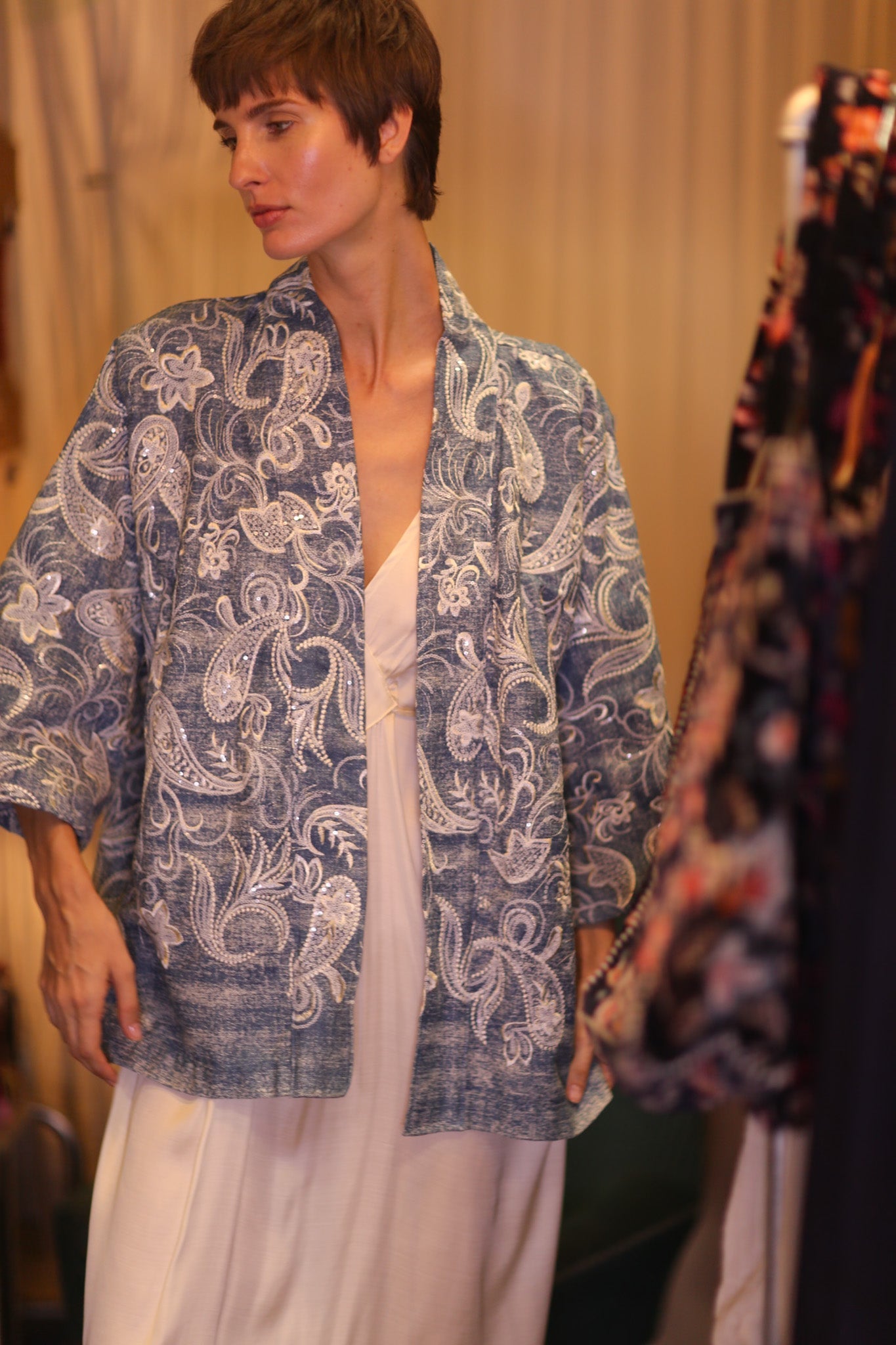EMBROIDERED DENIM SHORT KIMONO LIPAS - BANGKOK TAILOR CLOTHING STORE - HANDMADE CLOTHING