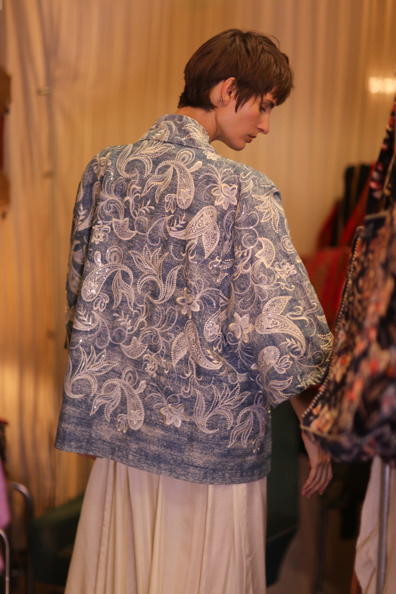 EMBROIDERED DENIM SHORT KIMONO LIPAS - BANGKOK TAILOR CLOTHING STORE - HANDMADE CLOTHING