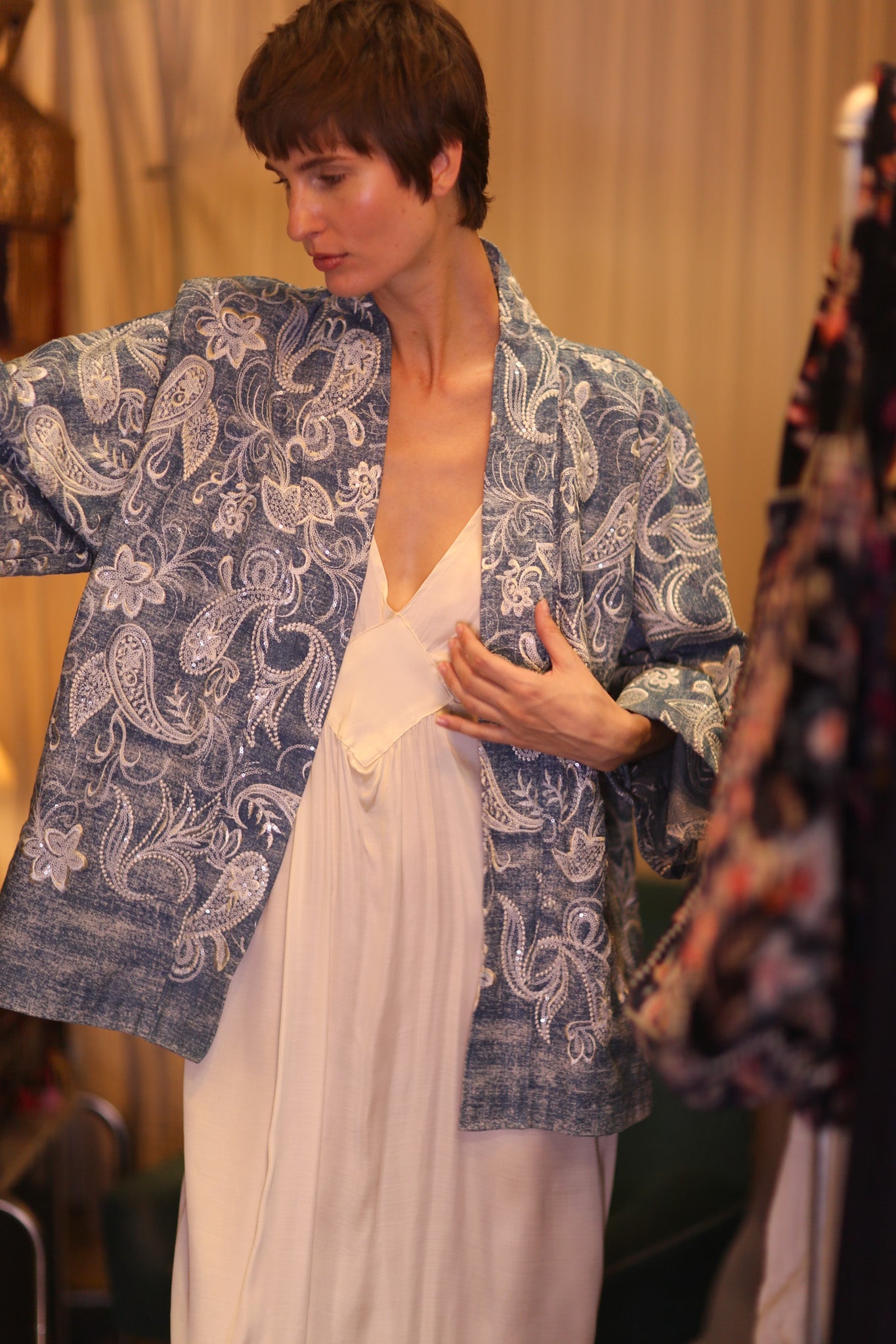 EMBROIDERED DENIM SHORT KIMONO LIPAS - BANGKOK TAILOR CLOTHING STORE - HANDMADE CLOTHING