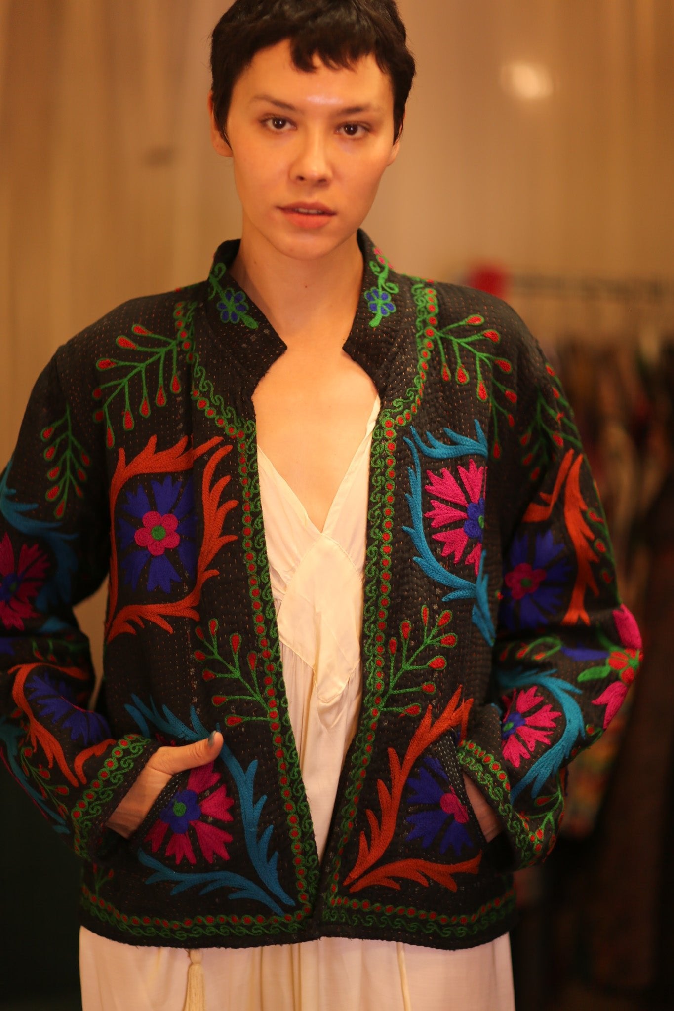 EMBROIDERED KANTHA SHORT COAT EYES - BANGKOK TAILOR CLOTHING STORE - HANDMADE CLOTHING