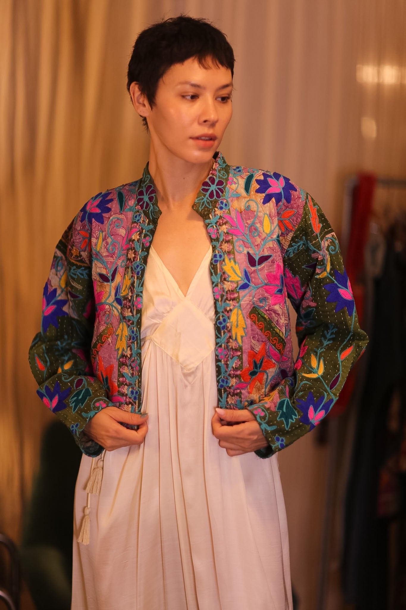 EMBROIDERED KANTHA SHORT COAT INGRID HPAAN - BANGKOK TAILOR CLOTHING STORE - HANDMADE CLOTHING