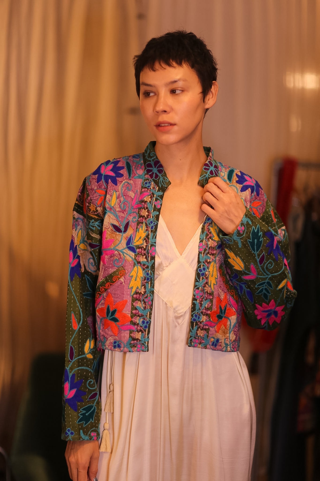 EMBROIDERED KANTHA SHORT COAT INGRID HPAAN - BANGKOK TAILOR CLOTHING STORE - HANDMADE CLOTHING