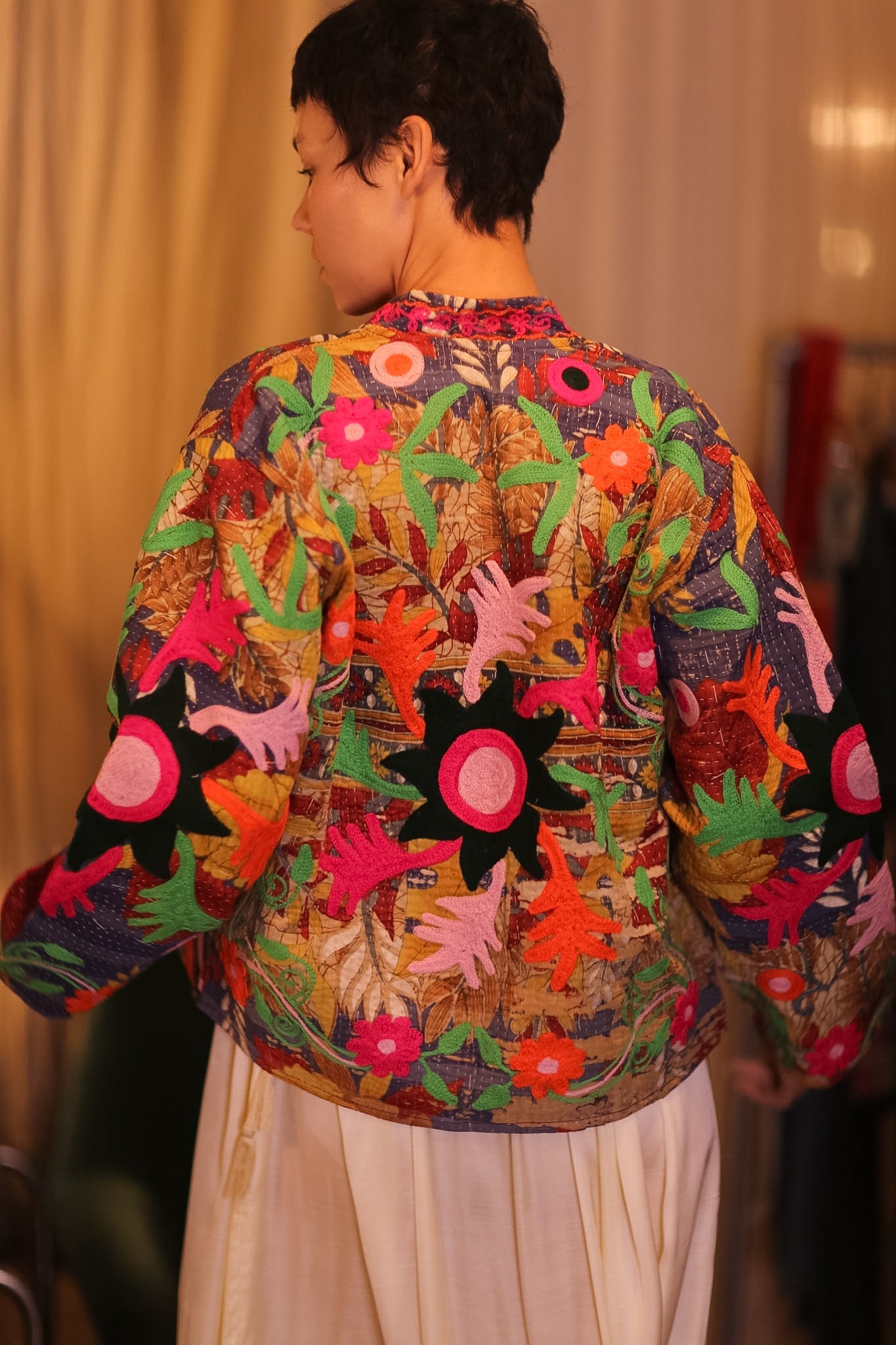 EMBROIDERED KANTHA SHORT COAT INGRID SETTAW - BANGKOK TAILOR CLOTHING STORE - HANDMADE CLOTHING