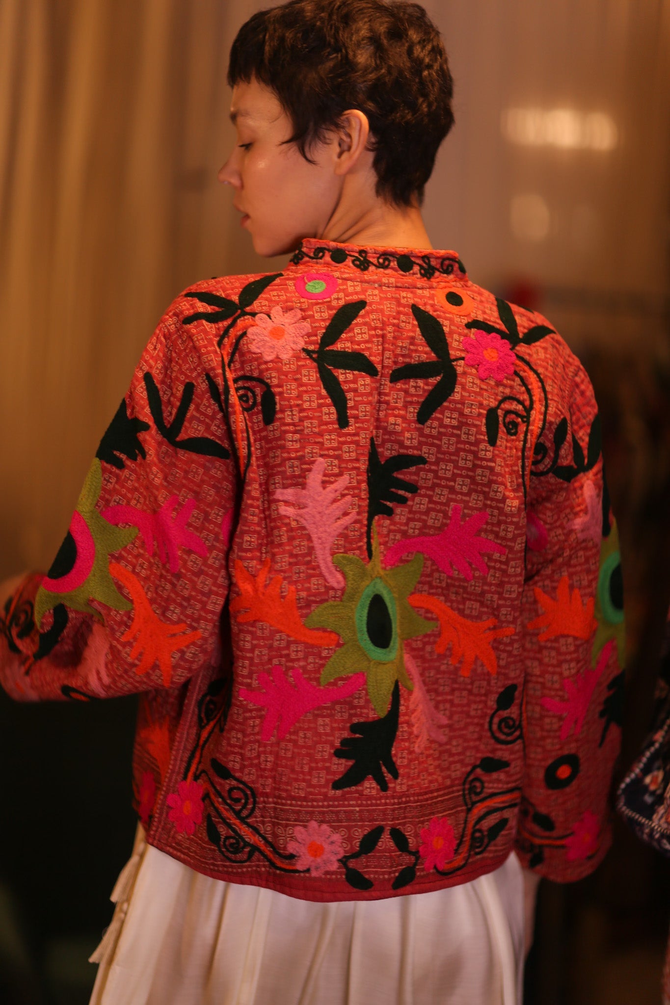 EMBROIDERED KANTHA SHORT COAT INGRIDI NARKI - BANGKOK TAILOR CLOTHING STORE - HANDMADE CLOTHING