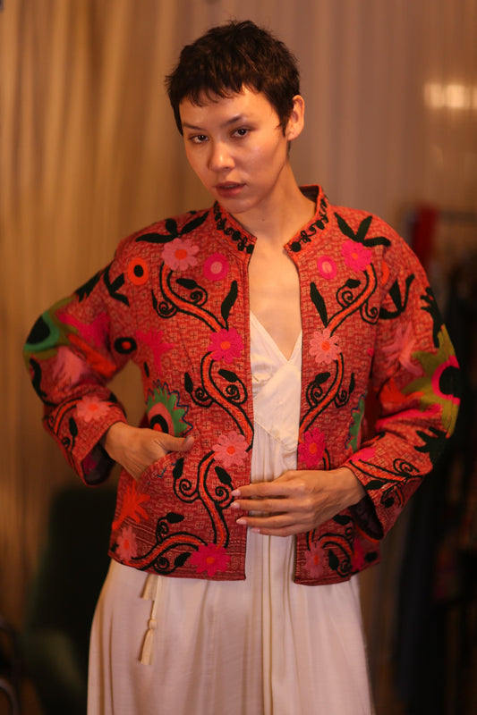EMBROIDERED KANTHA SHORT COAT INGRIDI NARKI - BANGKOK TAILOR CLOTHING STORE - HANDMADE CLOTHING