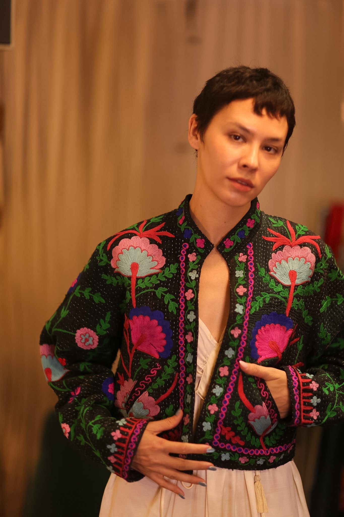 EMBROIDERED KANTHA SHORT COAT JIZZ - BANGKOK TAILOR CLOTHING STORE - HANDMADE CLOTHING
