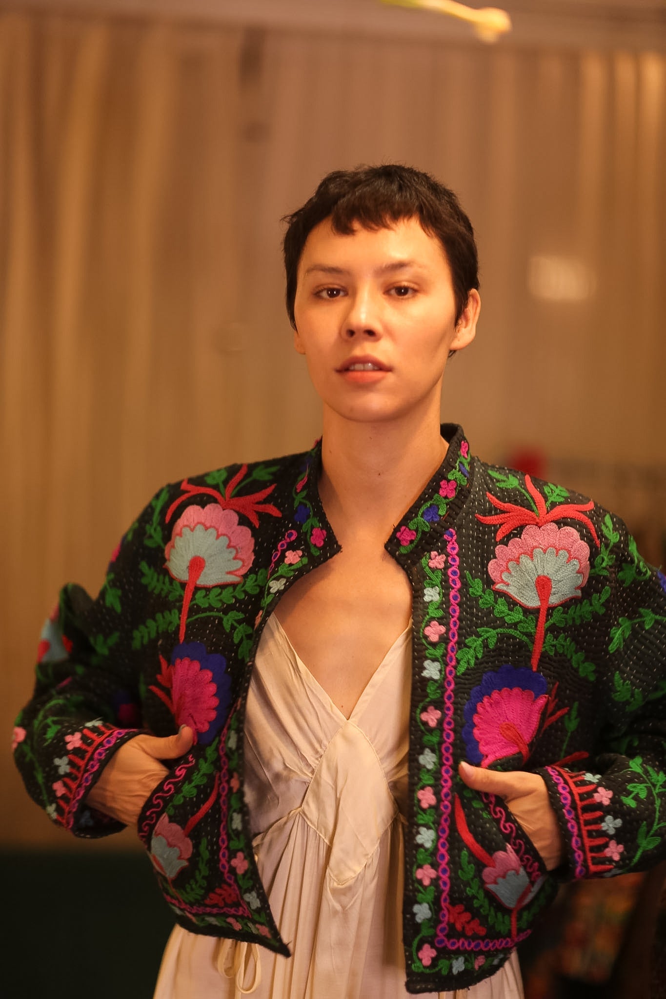 EMBROIDERED KANTHA SHORT COAT JIZZ - BANGKOK TAILOR CLOTHING STORE - HANDMADE CLOTHING