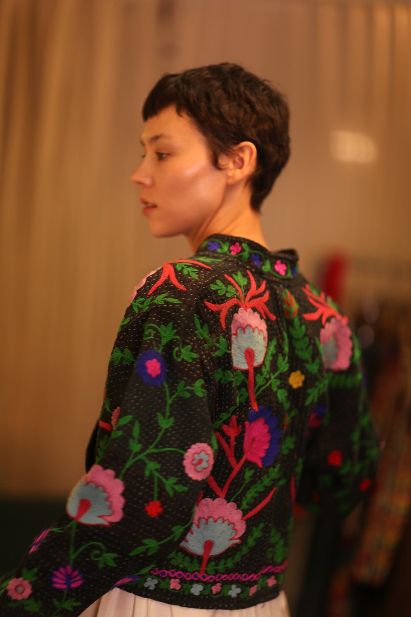 EMBROIDERED KANTHA SHORT COAT JIZZ - BANGKOK TAILOR CLOTHING STORE - HANDMADE CLOTHING